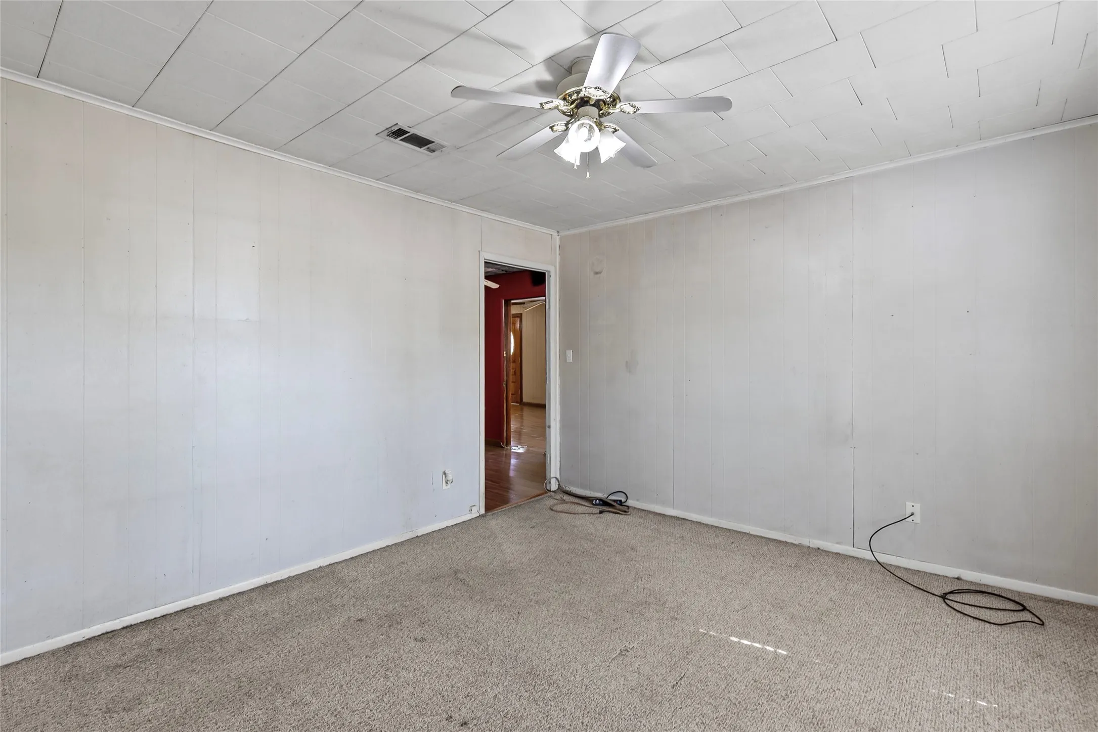 Single Family Residence For Sale in Fannin County , 962 Hwy 50, Ladonia, Texas 75449, 2 Bedroom, 2 Bathroom, 2 Garage spaces, 1,460 Sqft, built in 1949, mls#21093565, Real Estate Agent in Ladonia, Homes For Sale in Fannin county, Homes For Sale in Ladonia, Realtor in Ladonia Texas, Real Estate Brokerage Independent Realty Texas, Luminita Cordes Realtor