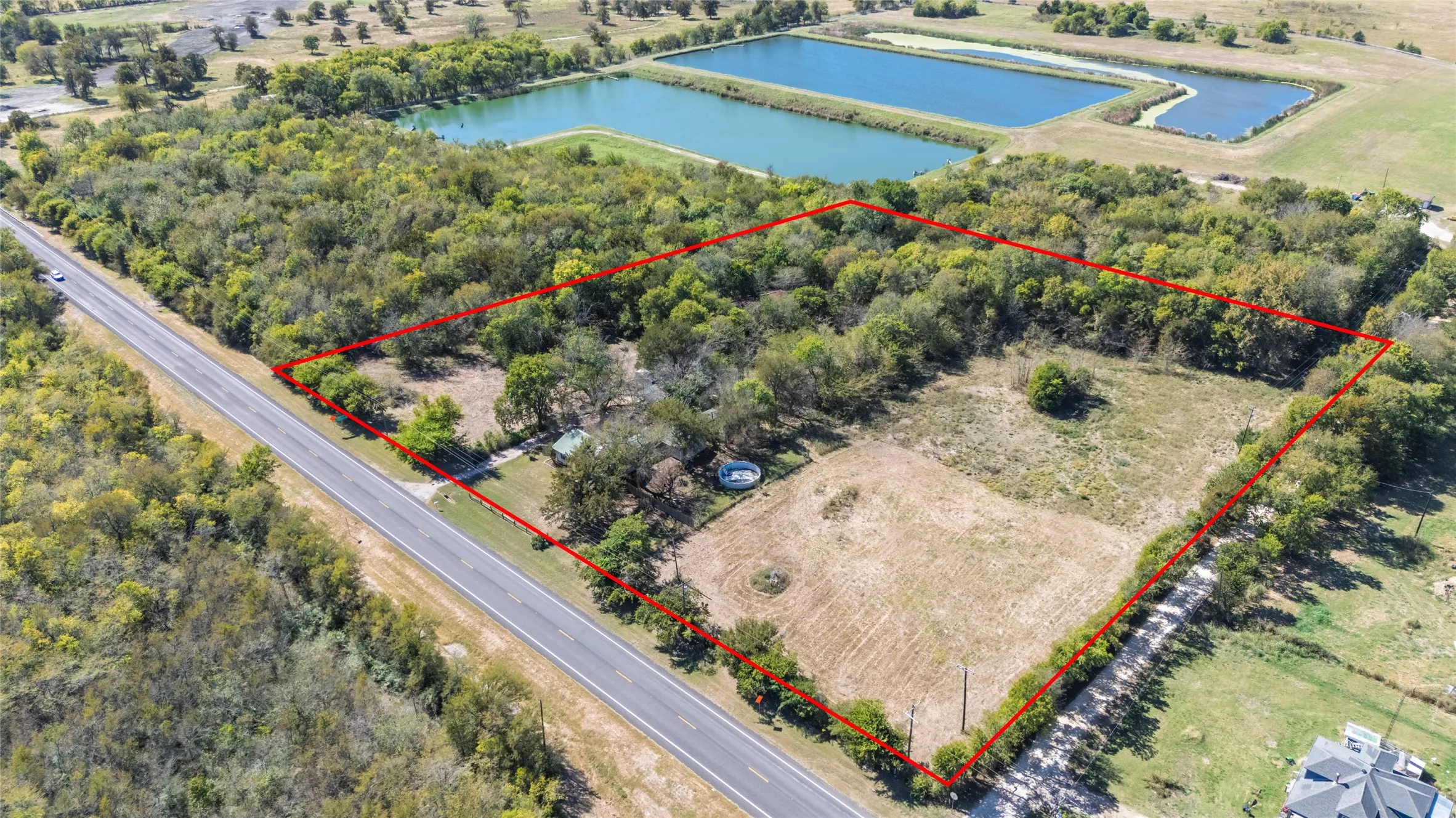 Single Family Residence For Sale in Fannin County , 962 Hwy 50, Ladonia, Texas 75449, 2 Bedroom, 2 Bathroom, 2 Garage spaces, 1,460 Sqft, built in 1949, mls#21093565, Real Estate Agent in Ladonia, Homes For Sale in Fannin county, Homes For Sale in Ladonia, Realtor in Ladonia Texas, Real Estate Brokerage Independent Realty Texas, Luminita Cordes Realtor