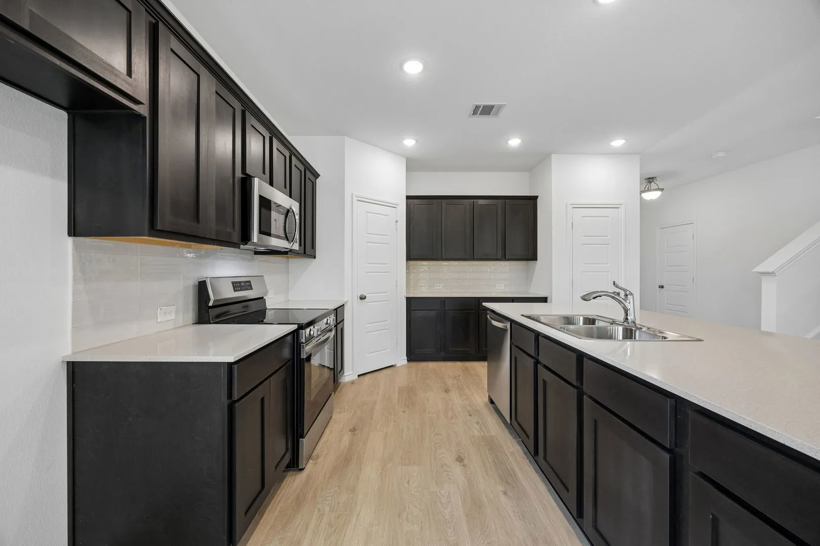 Duplex For Sale in Denton County , 504-506 Trailhead Lane, Denton, Texas 76205, 8 Bedroom, 6 Bathroom, 2 Garage spaces, 0 Sqft, built in 2025, New Construction - Complete, mls#21095115, Real Estate Agent in Denton, Homes For Sale in Denton county, Homes For Sale in Denton, Realtor in Denton Texas, Real Estate Brokerage Independent Realty Texas, Luminita Cordes Realtor