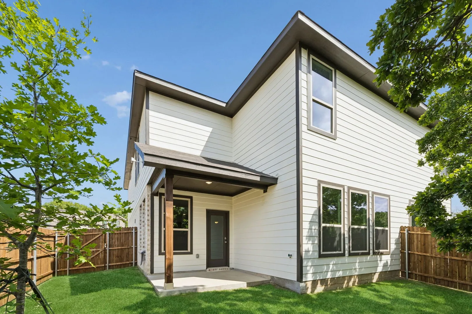 Duplex For Sale in Denton County , 504-506 Mockingbird Lane, Denton, Texas 76205, 8 Bedroom, 6 Bathroom, 2 Garage spaces, 0 Sqft, built in 2025, New Construction - Complete, mls#21095153, Real Estate Agent in Denton, Homes For Sale in Denton county, Homes For Sale in Denton, Realtor in Denton Texas, Real Estate Brokerage Independent Realty Texas, Luminita Cordes Realtor