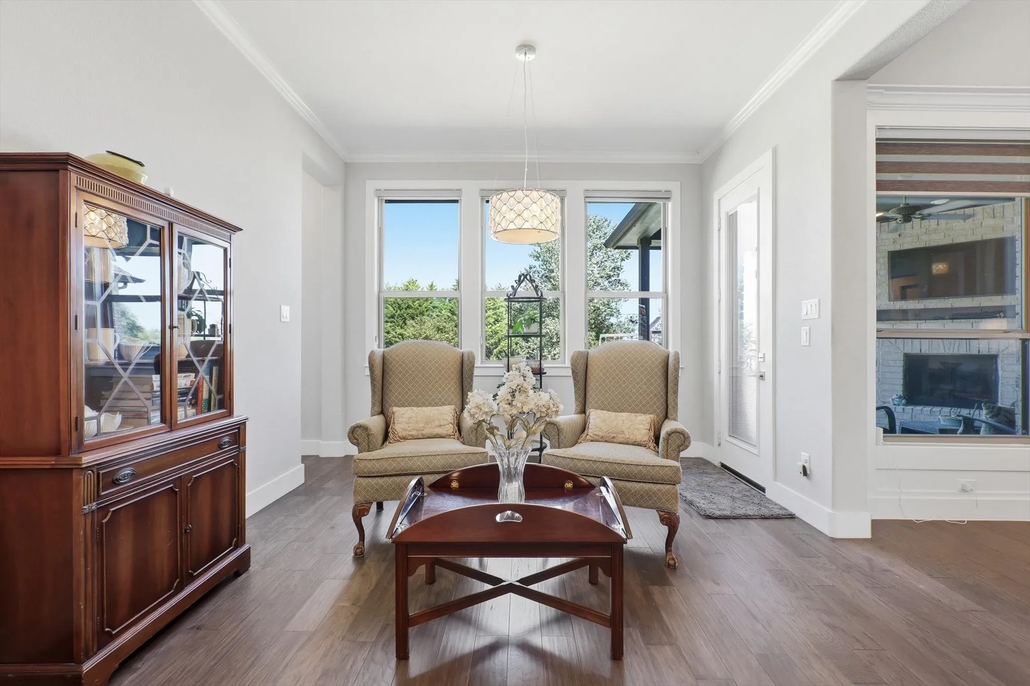 Area for casual dining or sitting area.