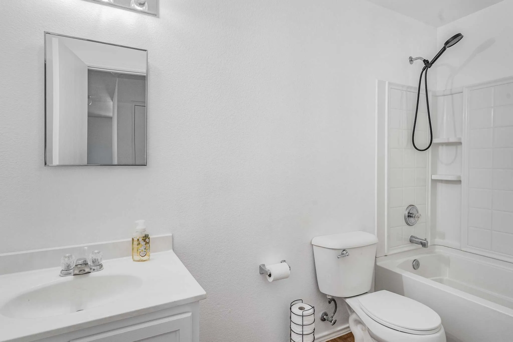 Full Bathroom #2 Upstairs