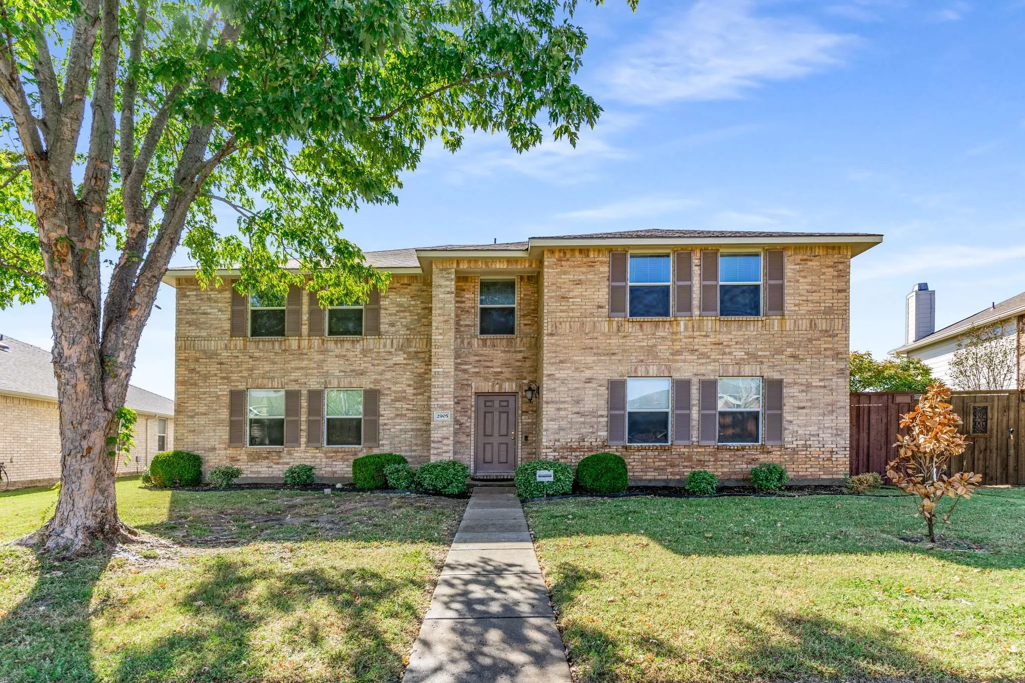 Single Family Residence For Sale in Rockwall County , 2905 Meadow Bluff Drive, Wylie, Texas 75098, 5 Bedroom, 4 Bathroom, 2 Garage spaces, 4,027 Sqft, built in 2006, mls#21083171, Real Estate Agent in Wylie, Homes For Sale in Rockwall county, Homes For Sale in Wylie, Realtor in Wylie Texas, Real Estate Brokerage Independent Realty Texas, Luminita Cordes Realtor