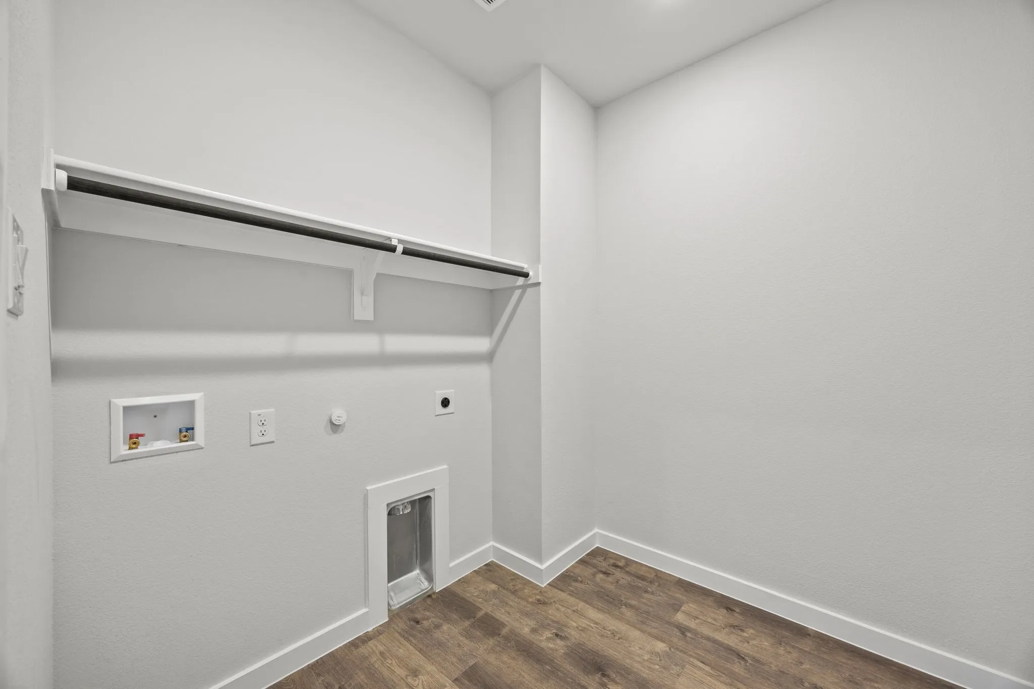 Single Family Residence For Sale in Tarrant County , 1001 Park Oak Lane, Crowley, Texas 76036, 3 Bedroom, 2 Bathroom, 2 Garage spaces, 1,786 Sqft, built in 2025, New Construction - Complete, mls#21095372, Real Estate Agent in Crowley, Homes For Sale in Tarrant county, Homes For Sale in Crowley, Realtor in Crowley Texas, Real Estate Brokerage Independent Realty Texas, Luminita Cordes Realtor
