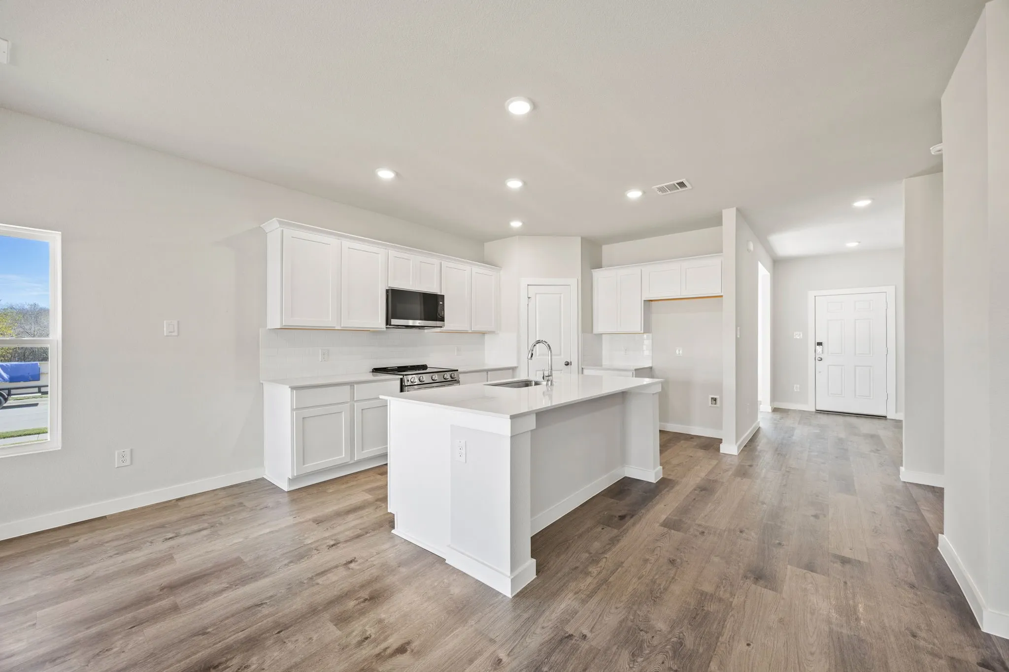 Single Family Residence For Sale in Tarrant County , 1001 Park Oak Lane, Crowley, Texas 76036, 3 Bedroom, 2 Bathroom, 2 Garage spaces, 1,786 Sqft, built in 2025, New Construction - Complete, mls#21095372, Real Estate Agent in Crowley, Homes For Sale in Tarrant county, Homes For Sale in Crowley, Realtor in Crowley Texas, Real Estate Brokerage Independent Realty Texas, Luminita Cordes Realtor