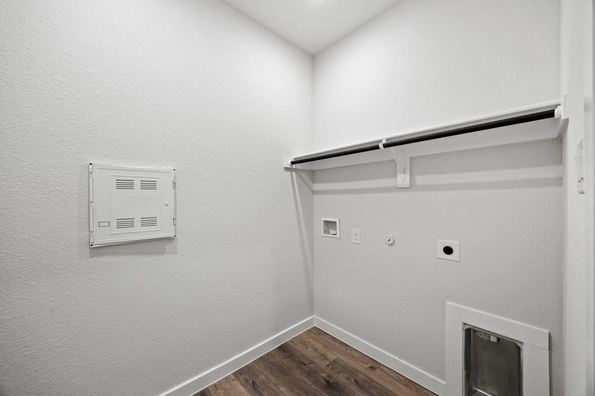 Single Family Residence For Sale in Tarrant County , 1017 Park Oak Lane, Crowley, Texas 76036, 4 Bedroom, 3 Bathroom, 2 Garage spaces, 2,260 Sqft, built in 2025, New Construction - Complete, mls#21095390, Real Estate Agent in Crowley, Homes For Sale in Tarrant county, Homes For Sale in Crowley, Realtor in Crowley Texas, Real Estate Brokerage Independent Realty Texas, Luminita Cordes Realtor