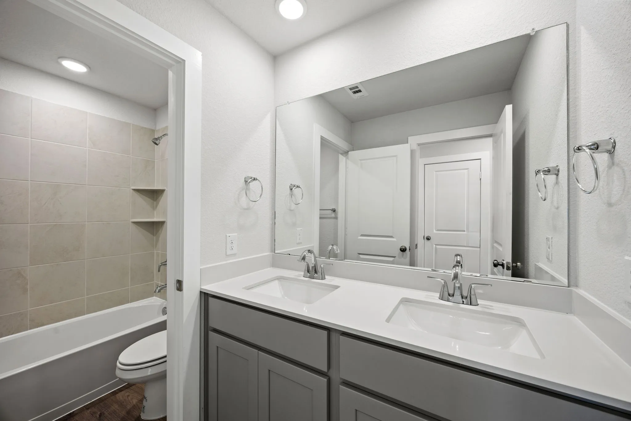 Single Family Residence For Sale in Tarrant County , 1017 Park Oak Lane, Crowley, Texas 76036, 4 Bedroom, 3 Bathroom, 2 Garage spaces, 2,260 Sqft, built in 2025, New Construction - Complete, mls#21095390, Real Estate Agent in Crowley, Homes For Sale in Tarrant county, Homes For Sale in Crowley, Realtor in Crowley Texas, Real Estate Brokerage Independent Realty Texas, Luminita Cordes Realtor