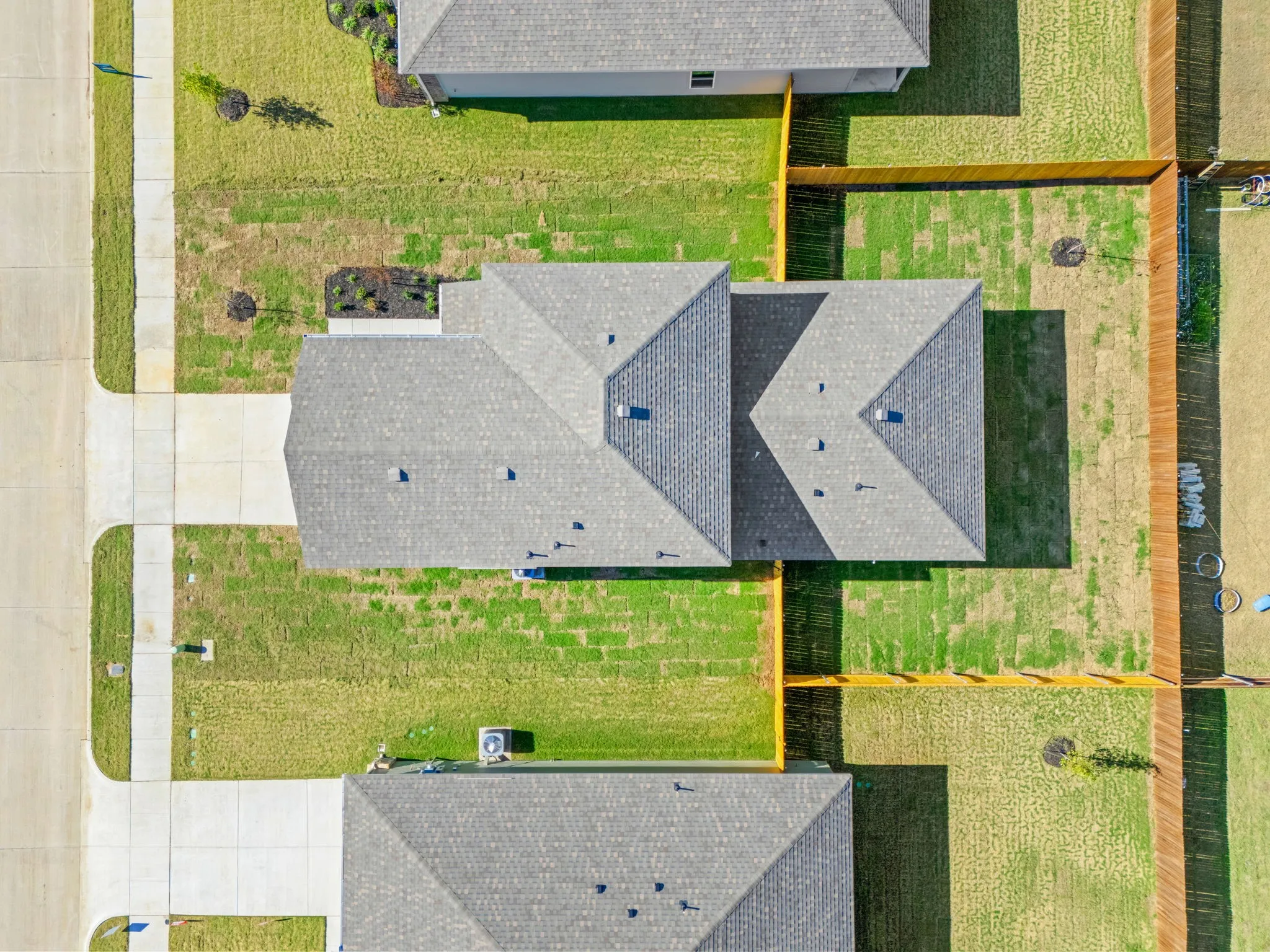 Single Family Residence For Sale in Tarrant County , 1017 Park Oak Lane, Crowley, Texas 76036, 4 Bedroom, 3 Bathroom, 2 Garage spaces, 2,260 Sqft, built in 2025, New Construction - Complete, mls#21095390, Real Estate Agent in Crowley, Homes For Sale in Tarrant county, Homes For Sale in Crowley, Realtor in Crowley Texas, Real Estate Brokerage Independent Realty Texas, Luminita Cordes Realtor
