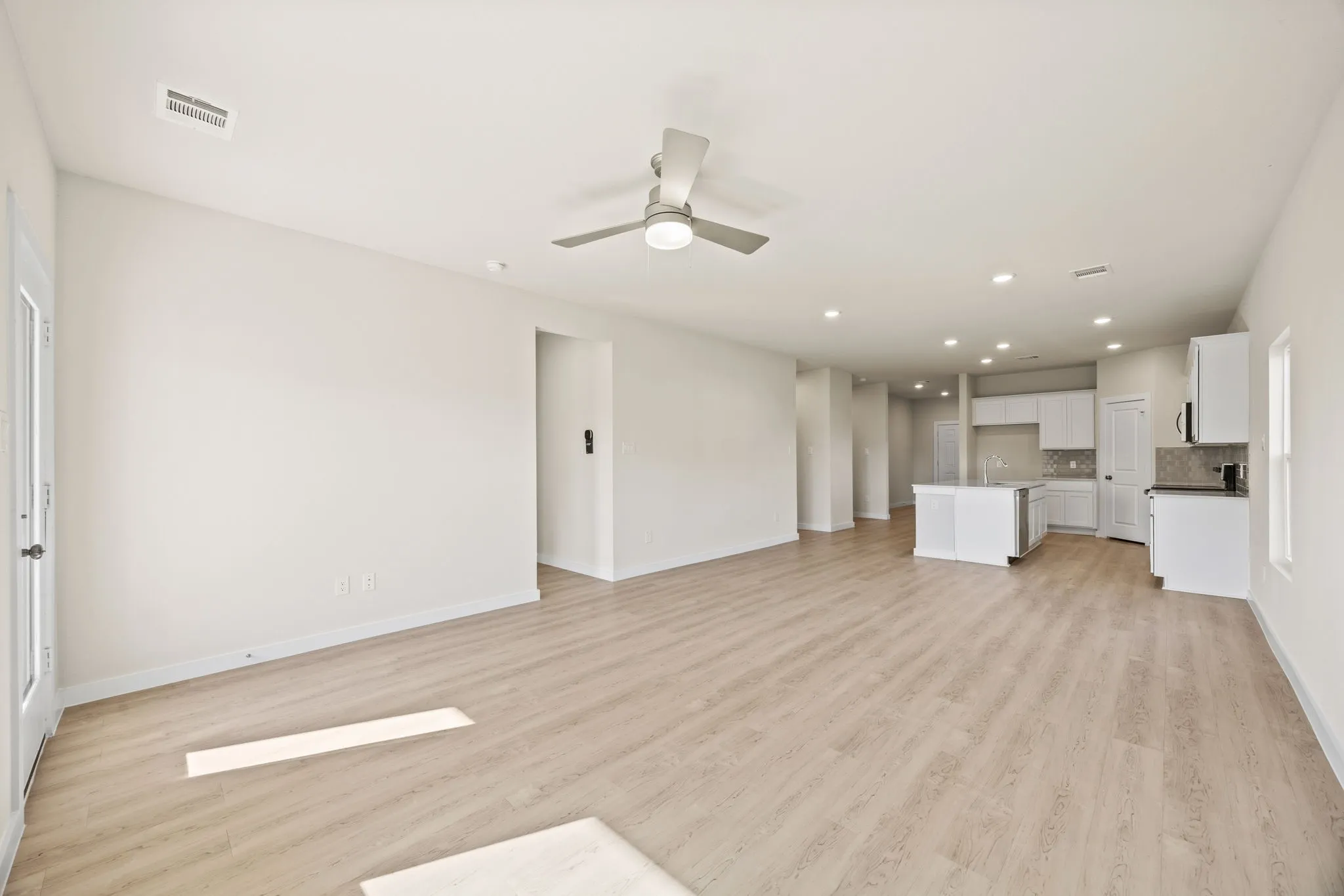 Single Family Residence For Sale in Tarrant County , 1048 Miraverde Trail, Crowley, Texas 76036, 3 Bedroom, 2 Bathroom, 2 Garage spaces, 1,786 Sqft, built in 2025, New Construction - Complete, mls#21095397, Real Estate Agent in Crowley, Homes For Sale in Tarrant county, Homes For Sale in Crowley, Realtor in Crowley Texas, Real Estate Brokerage Independent Realty Texas, Luminita Cordes Realtor