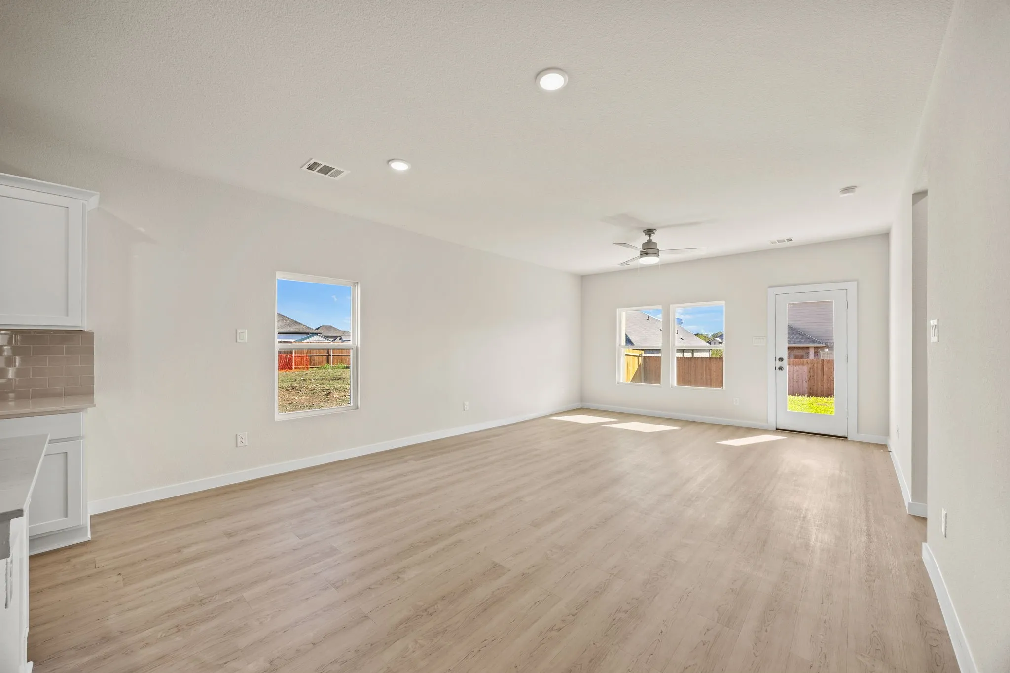 Single Family Residence For Sale in Tarrant County , 1048 Miraverde Trail, Crowley, Texas 76036, 3 Bedroom, 2 Bathroom, 2 Garage spaces, 1,786 Sqft, built in 2025, New Construction - Complete, mls#21095397, Real Estate Agent in Crowley, Homes For Sale in Tarrant county, Homes For Sale in Crowley, Realtor in Crowley Texas, Real Estate Brokerage Independent Realty Texas, Luminita Cordes Realtor