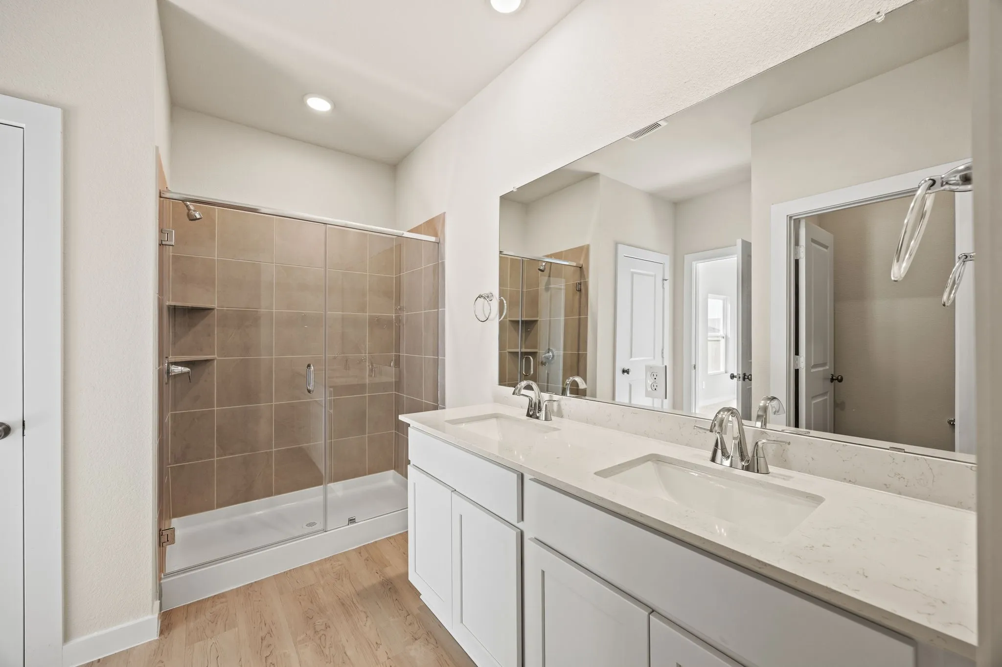 Single Family Residence For Sale in Tarrant County , 1048 Miraverde Trail, Crowley, Texas 76036, 3 Bedroom, 2 Bathroom, 2 Garage spaces, 1,786 Sqft, built in 2025, New Construction - Complete, mls#21095397, Real Estate Agent in Crowley, Homes For Sale in Tarrant county, Homes For Sale in Crowley, Realtor in Crowley Texas, Real Estate Brokerage Independent Realty Texas, Luminita Cordes Realtor