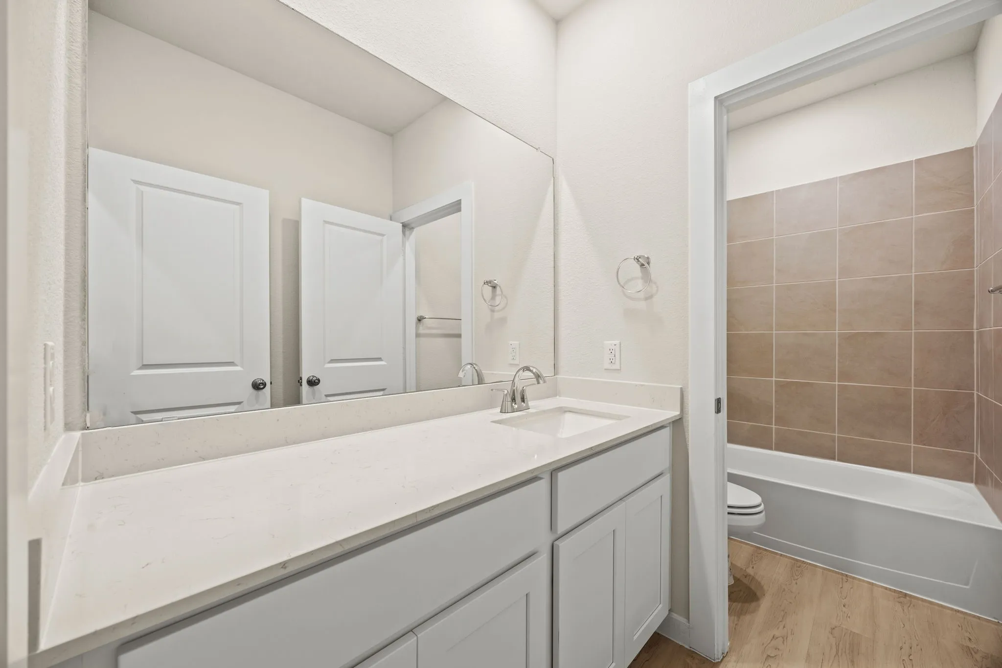 Single Family Residence For Sale in Tarrant County , 1048 Miraverde Trail, Crowley, Texas 76036, 3 Bedroom, 2 Bathroom, 2 Garage spaces, 1,786 Sqft, built in 2025, New Construction - Complete, mls#21095397, Real Estate Agent in Crowley, Homes For Sale in Tarrant county, Homes For Sale in Crowley, Realtor in Crowley Texas, Real Estate Brokerage Independent Realty Texas, Luminita Cordes Realtor