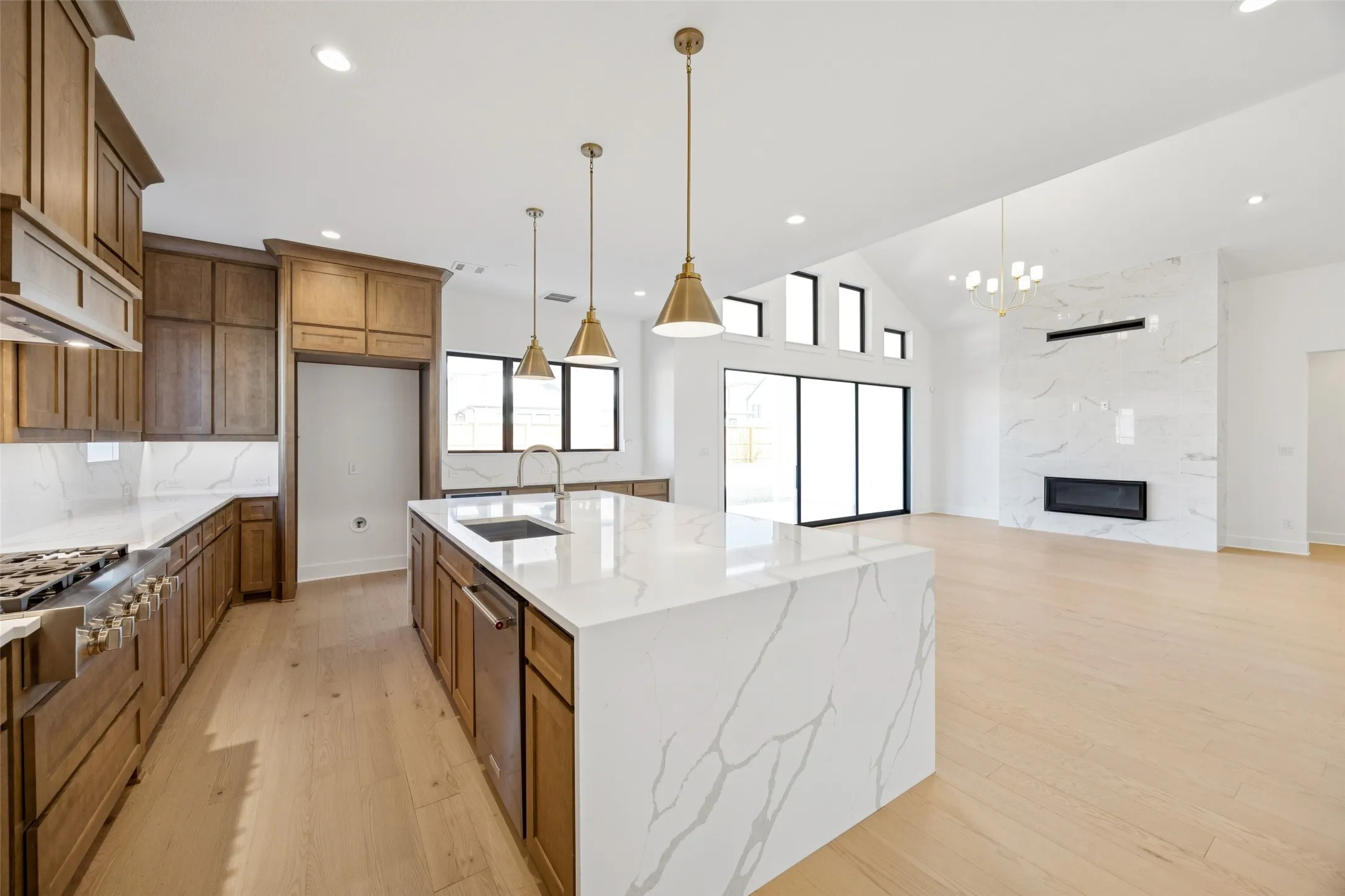Single Family Residence For Sale in Denton County , 2450 Heathrow Lane, Prosper, Texas 75078, 5 Bedroom, 6 Bathroom, 3 Garage spaces, 4,372 Sqft, built in 2025, New Construction - Complete, mls#21095410, Real Estate Agent in Prosper, Homes For Sale in Denton county, Homes For Sale in Prosper, Realtor in Prosper Texas, Real Estate Brokerage Independent Realty Texas, Luminita Cordes Realtor