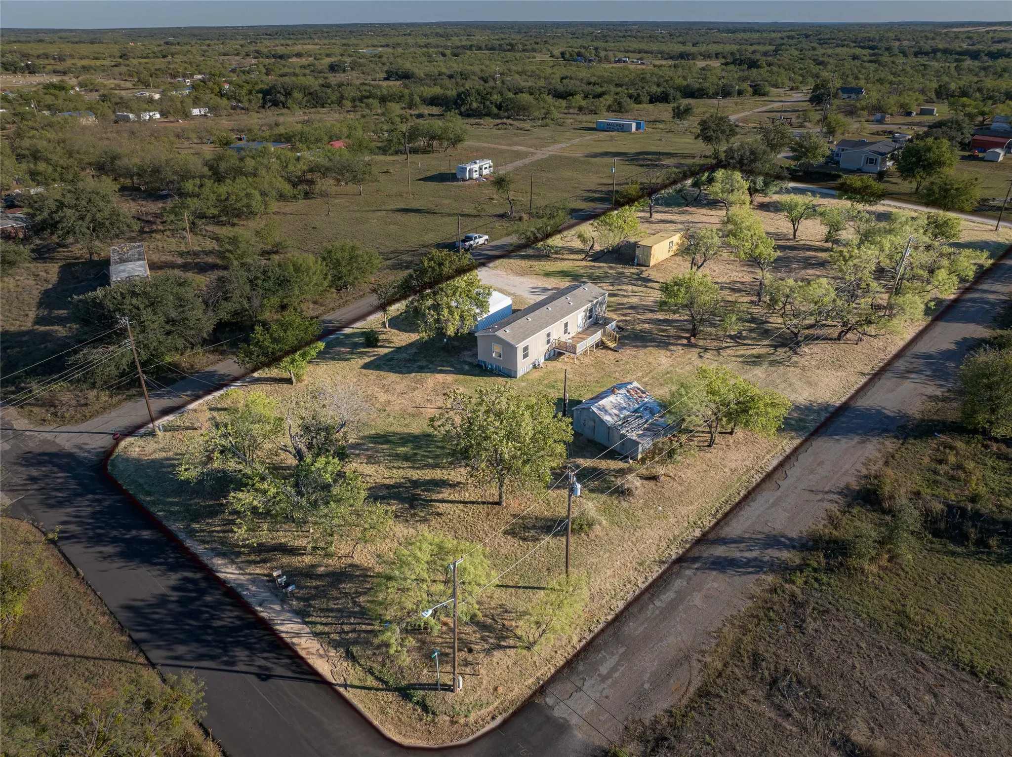 Mobile Home For Sale in Stephens County , 605 S Butte Street, Breckenridge, Texas 76424, 2 Bedroom, 2 Bathroom, Garage spaces, 896 Sqft, built in 2015, Preowned, mls#21072206, Real Estate Agent in Breckenridge, Homes For Sale in Stephens county, Homes For Sale in Breckenridge, Realtor in Breckenridge Texas, Real Estate Brokerage Independent Realty Texas, Luminita Cordes Realtor