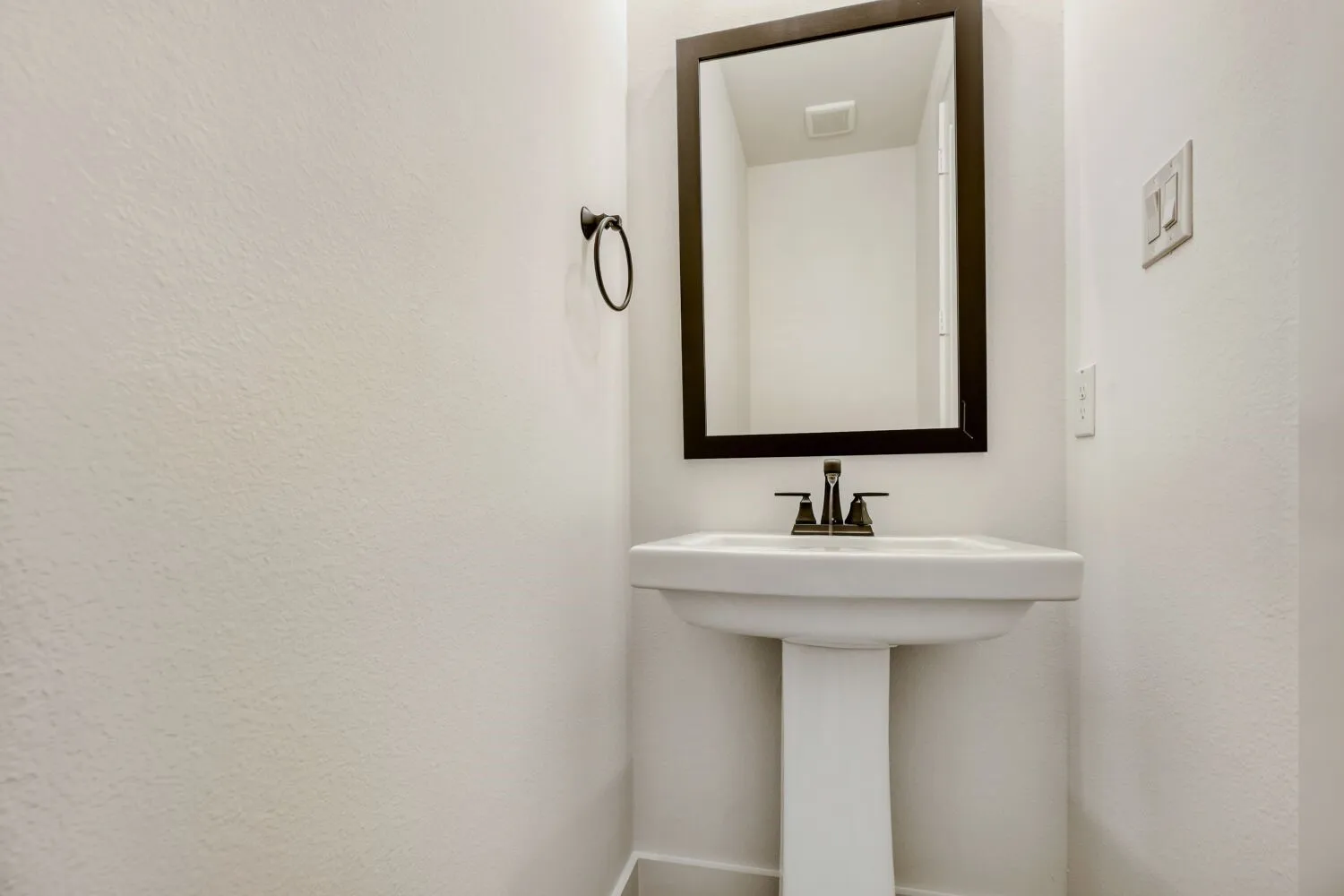 Townhouse For Sale in Denton County , 609 Damsel June Street, Lewisville, Texas 75056, 3 Bedroom, 3 Bathroom, 2 Garage spaces, 2,424 Sqft, built in 2025, New Construction - Complete, mls#21095604, Real Estate Agent in Lewisville, Homes For Sale in Denton county, Homes For Sale in Lewisville, Realtor in Lewisville Texas, Real Estate Brokerage Independent Realty Texas, Luminita Cordes Realtor