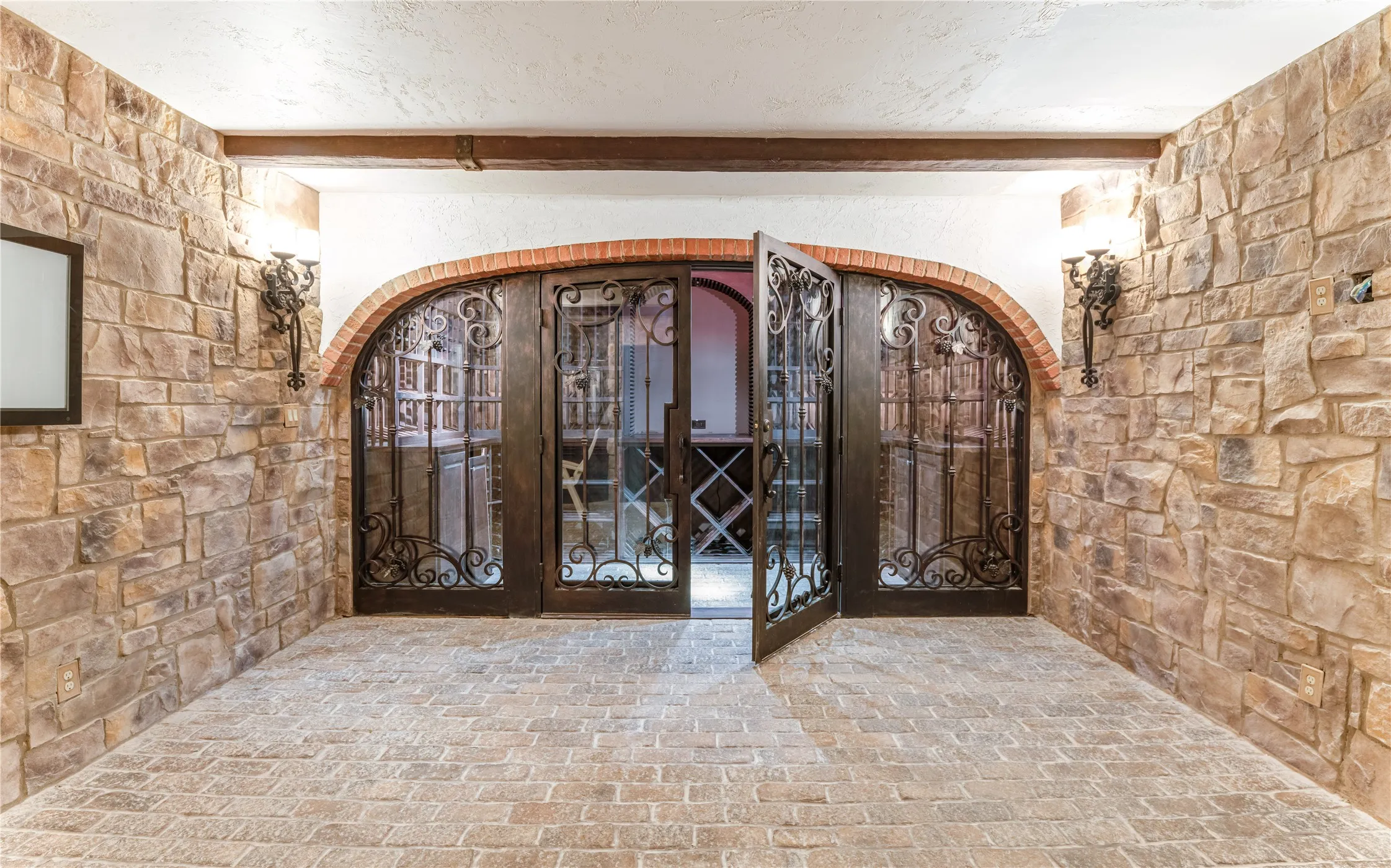 Single Family Residence For Sale in Denton County , 3111 Lake Creek Drive, Highland Village, Texas 75077, 8 Bedroom, 12 Bathroom, 3 Garage spaces, 10,672 Sqft, built in 2004, mls#21094479, Real Estate Agent in Highland Village, Homes For Sale in Denton county, Homes For Sale in Highland Village, Realtor in Highland Village Texas, Real Estate Brokerage Independent Realty Texas, Luminita Cordes Realtor