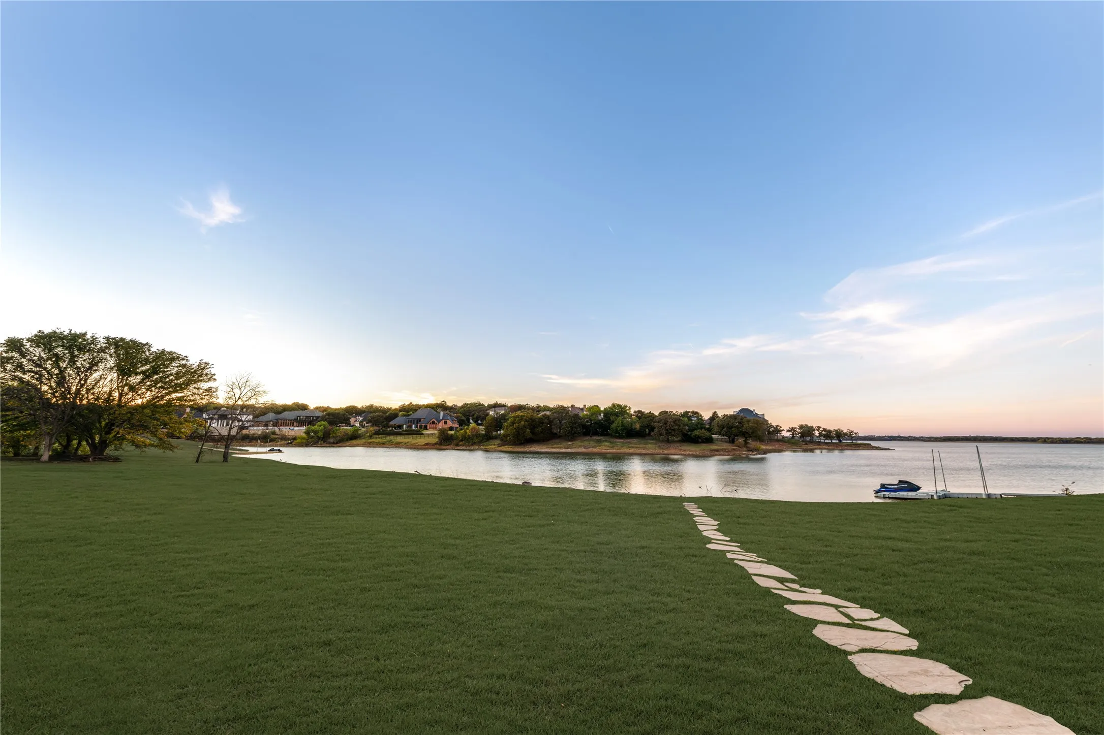 Single Family Residence For Sale in Denton County , 3111 Lake Creek Drive, Highland Village, Texas 75077, 8 Bedroom, 12 Bathroom, 3 Garage spaces, 10,672 Sqft, built in 2004, mls#21094479, Real Estate Agent in Highland Village, Homes For Sale in Denton county, Homes For Sale in Highland Village, Realtor in Highland Village Texas, Real Estate Brokerage Independent Realty Texas, Luminita Cordes Realtor