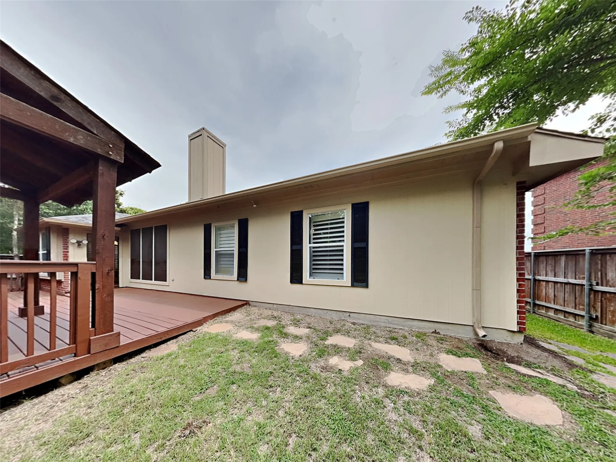 Single Family Residence For Sale in Dallas County , 2001 San Simeon Drive, Mesquite, Texas 75181, 3 Bedroom, 2 Bathroom, 2 Garage spaces, 2,059 Sqft, built in 2001, mls#21095711, Real Estate Agent in Mesquite, Homes For Sale in Dallas county, Homes For Sale in Mesquite, Realtor in Mesquite Texas, Real Estate Brokerage Independent Realty Texas, Luminita Cordes Realtor
