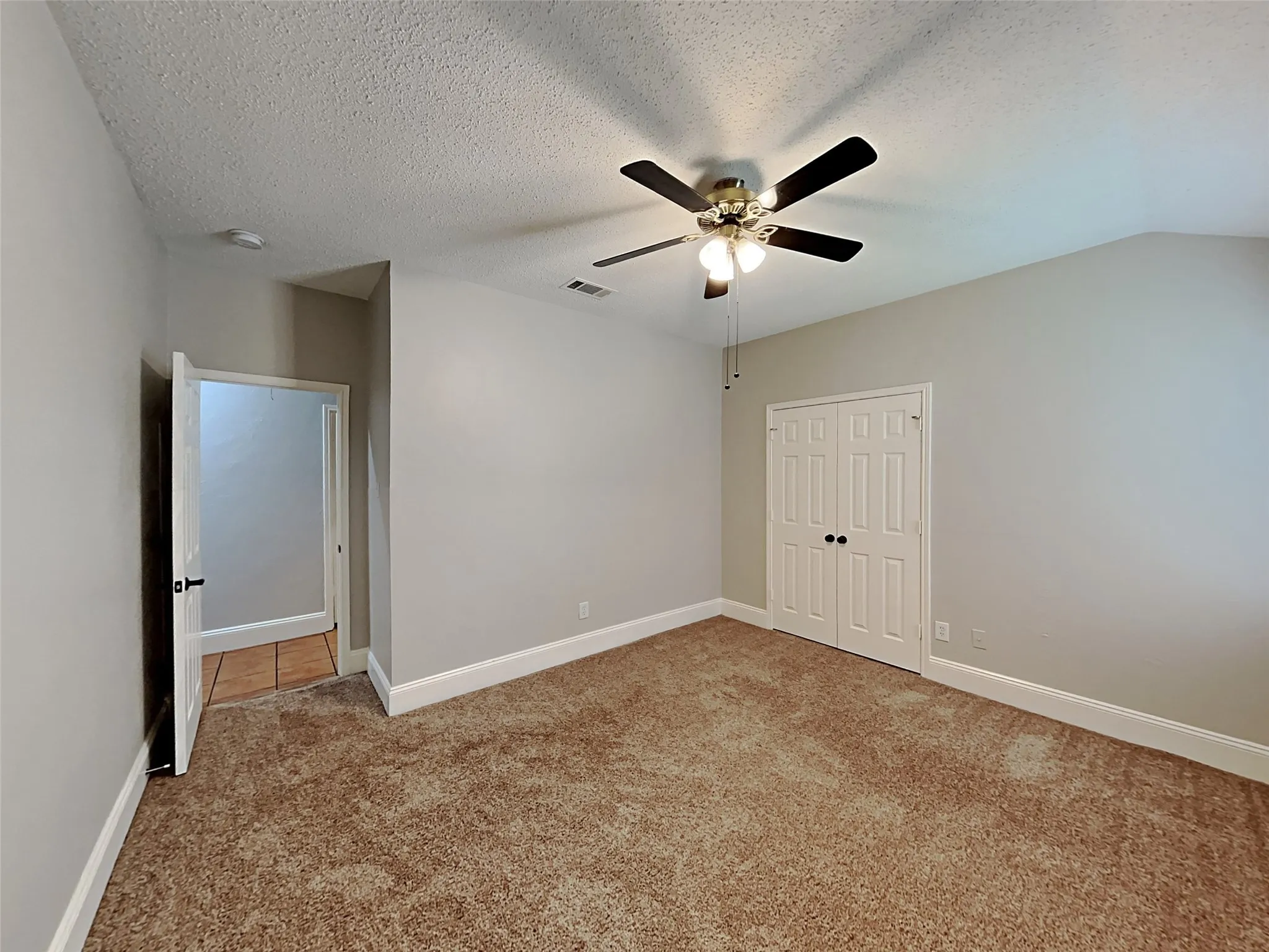 Single Family Residence For Sale in Dallas County , 2001 San Simeon Drive, Mesquite, Texas 75181, 3 Bedroom, 2 Bathroom, 2 Garage spaces, 2,059 Sqft, built in 2001, mls#21095711, Real Estate Agent in Mesquite, Homes For Sale in Dallas county, Homes For Sale in Mesquite, Realtor in Mesquite Texas, Real Estate Brokerage Independent Realty Texas, Luminita Cordes Realtor