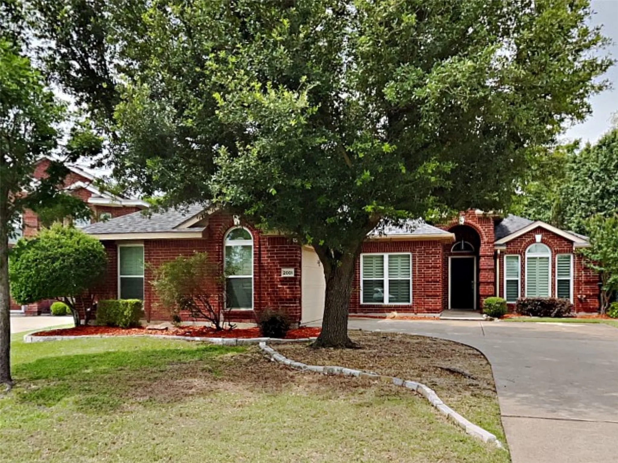 Single Family Residence For Sale in Dallas County , 2001 San Simeon Drive, Mesquite, Texas 75181, 3 Bedroom, 2 Bathroom, 2 Garage spaces, 2,059 Sqft, built in 2001, mls#21095711, Real Estate Agent in Mesquite, Homes For Sale in Dallas county, Homes For Sale in Mesquite, Realtor in Mesquite Texas, Real Estate Brokerage Independent Realty Texas, Luminita Cordes Realtor