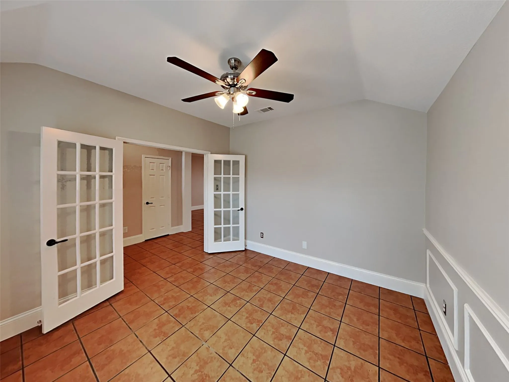 Single Family Residence For Sale in Dallas County , 2001 San Simeon Drive, Mesquite, Texas 75181, 3 Bedroom, 2 Bathroom, 2 Garage spaces, 2,059 Sqft, built in 2001, mls#21095711, Real Estate Agent in Mesquite, Homes For Sale in Dallas county, Homes For Sale in Mesquite, Realtor in Mesquite Texas, Real Estate Brokerage Independent Realty Texas, Luminita Cordes Realtor
