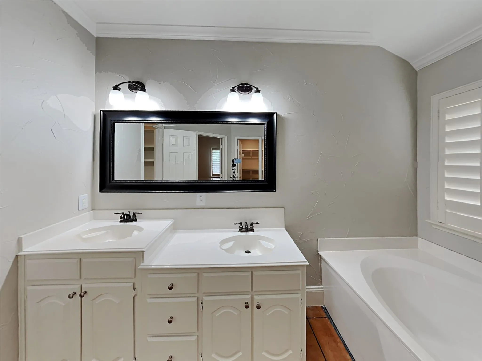 Single Family Residence For Sale in Dallas County , 2001 San Simeon Drive, Mesquite, Texas 75181, 3 Bedroom, 2 Bathroom, 2 Garage spaces, 2,059 Sqft, built in 2001, mls#21095711, Real Estate Agent in Mesquite, Homes For Sale in Dallas county, Homes For Sale in Mesquite, Realtor in Mesquite Texas, Real Estate Brokerage Independent Realty Texas, Luminita Cordes Realtor