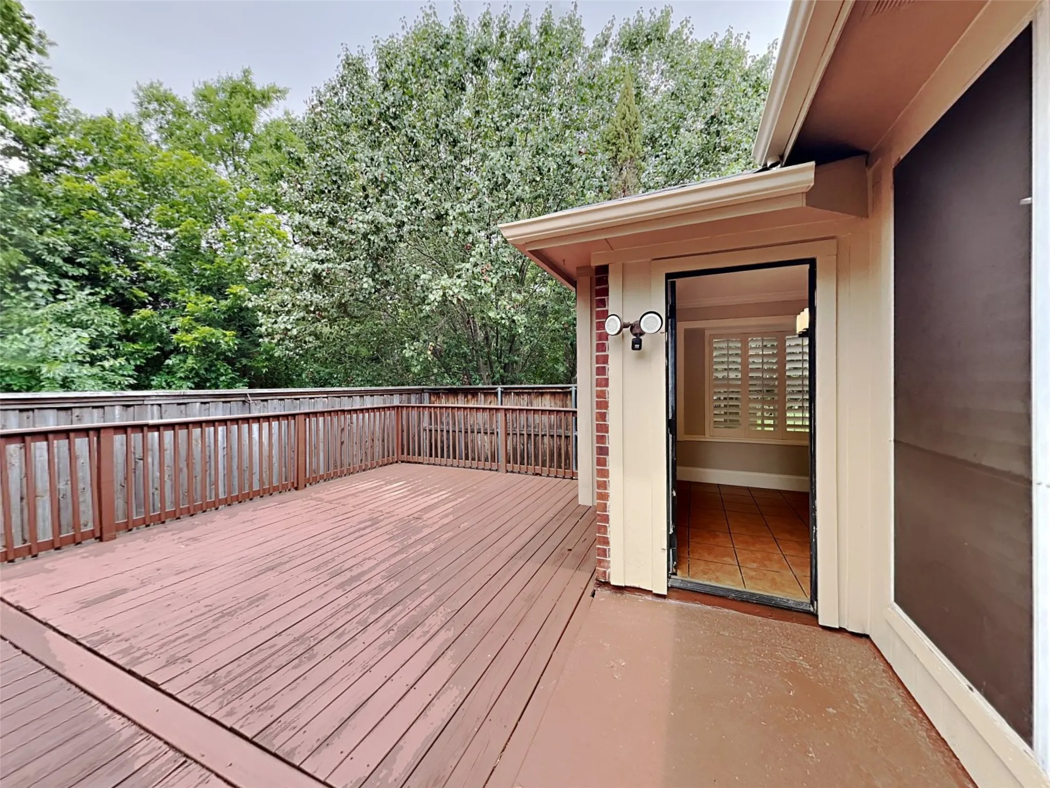 Single Family Residence For Sale in Dallas County , 2001 San Simeon Drive, Mesquite, Texas 75181, 3 Bedroom, 2 Bathroom, 2 Garage spaces, 2,059 Sqft, built in 2001, mls#21095711, Real Estate Agent in Mesquite, Homes For Sale in Dallas county, Homes For Sale in Mesquite, Realtor in Mesquite Texas, Real Estate Brokerage Independent Realty Texas, Luminita Cordes Realtor