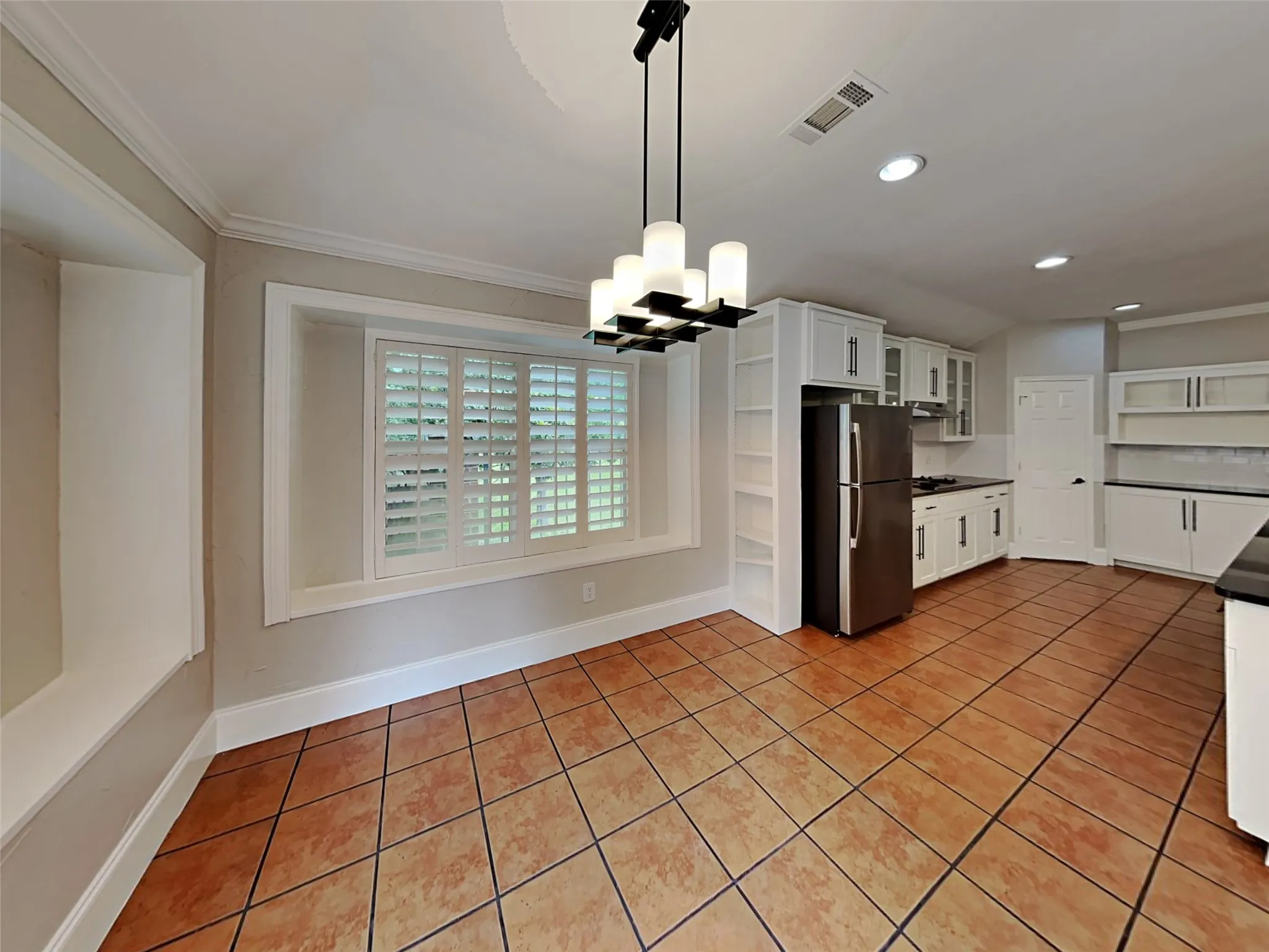Single Family Residence For Sale in Dallas County , 2001 San Simeon Drive, Mesquite, Texas 75181, 3 Bedroom, 2 Bathroom, 2 Garage spaces, 2,059 Sqft, built in 2001, mls#21095711, Real Estate Agent in Mesquite, Homes For Sale in Dallas county, Homes For Sale in Mesquite, Realtor in Mesquite Texas, Real Estate Brokerage Independent Realty Texas, Luminita Cordes Realtor