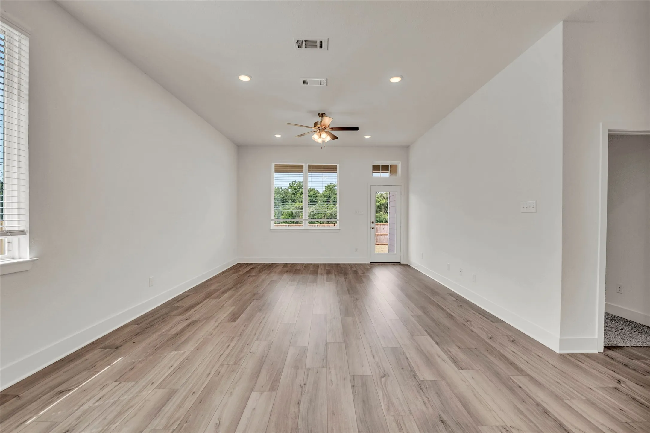 Single Family Residence For Sale in Mc Lennan County , 8012 Candy Lane, Waco, Texas 76708, 4 Bedroom, 3 Bathroom, 2 Garage spaces, 2,043 Sqft, built in 2025, mls#21095739, Real Estate Agent in Waco, Homes For Sale in Mc Lennan county, Homes For Sale in Waco, Realtor in Waco Texas, Real Estate Brokerage Independent Realty Texas, Luminita Cordes Realtor