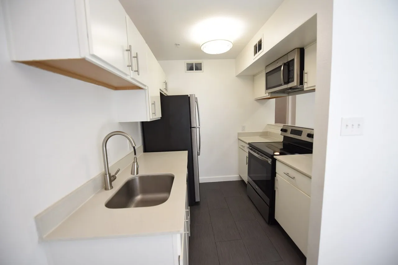 Apartment For Rent in Dallas County , 5404 Reiger Avenue 304, Dallas, Texas 75214, 2 Bedroom, 1 Bathroom, Garage spaces, 778 Sqft, built in 1986, Preowned, mls#21095773, Real Estate Agent in Dallas, Homes For Rent in Dallas county, Homes For Rent in Dallas, Realtor in Dallas Texas, Real Estate Brokerage Independent Realty Texas, Luminita Cordes Realtor