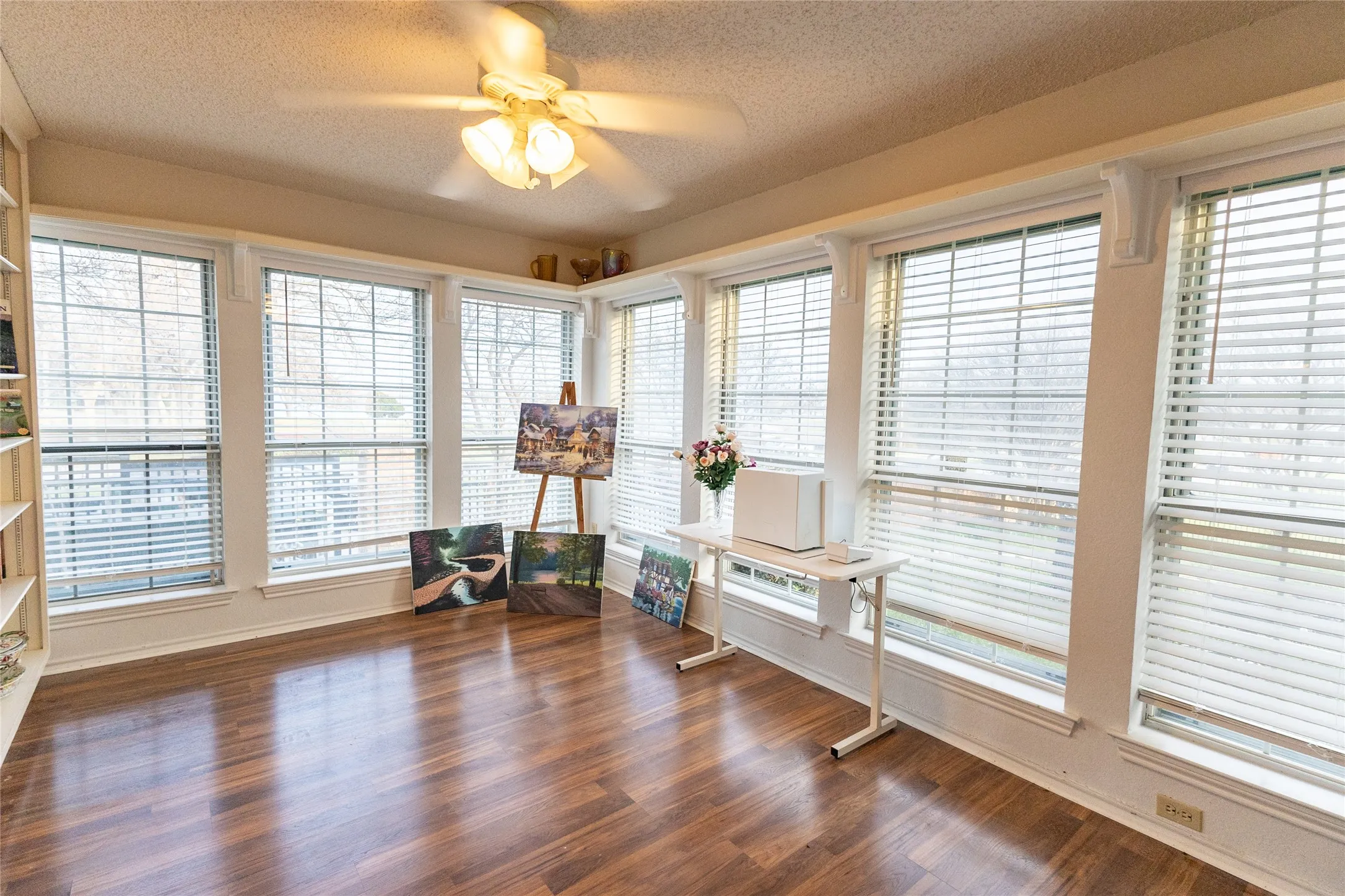 Single Family Residence For Sale in Dallas County , 8518 Bridgewater Drive, Rowlett, Texas 75088, 3 Bedroom, 2 Bathroom, 2 Garage spaces, 1,941 Sqft, built in 1991, Preowned, mls#21095856, Real Estate Agent in Rowlett, Homes For Sale in Dallas county, Homes For Sale in Rowlett, Realtor in Rowlett Texas, Real Estate Brokerage Independent Realty Texas, Luminita Cordes Realtor