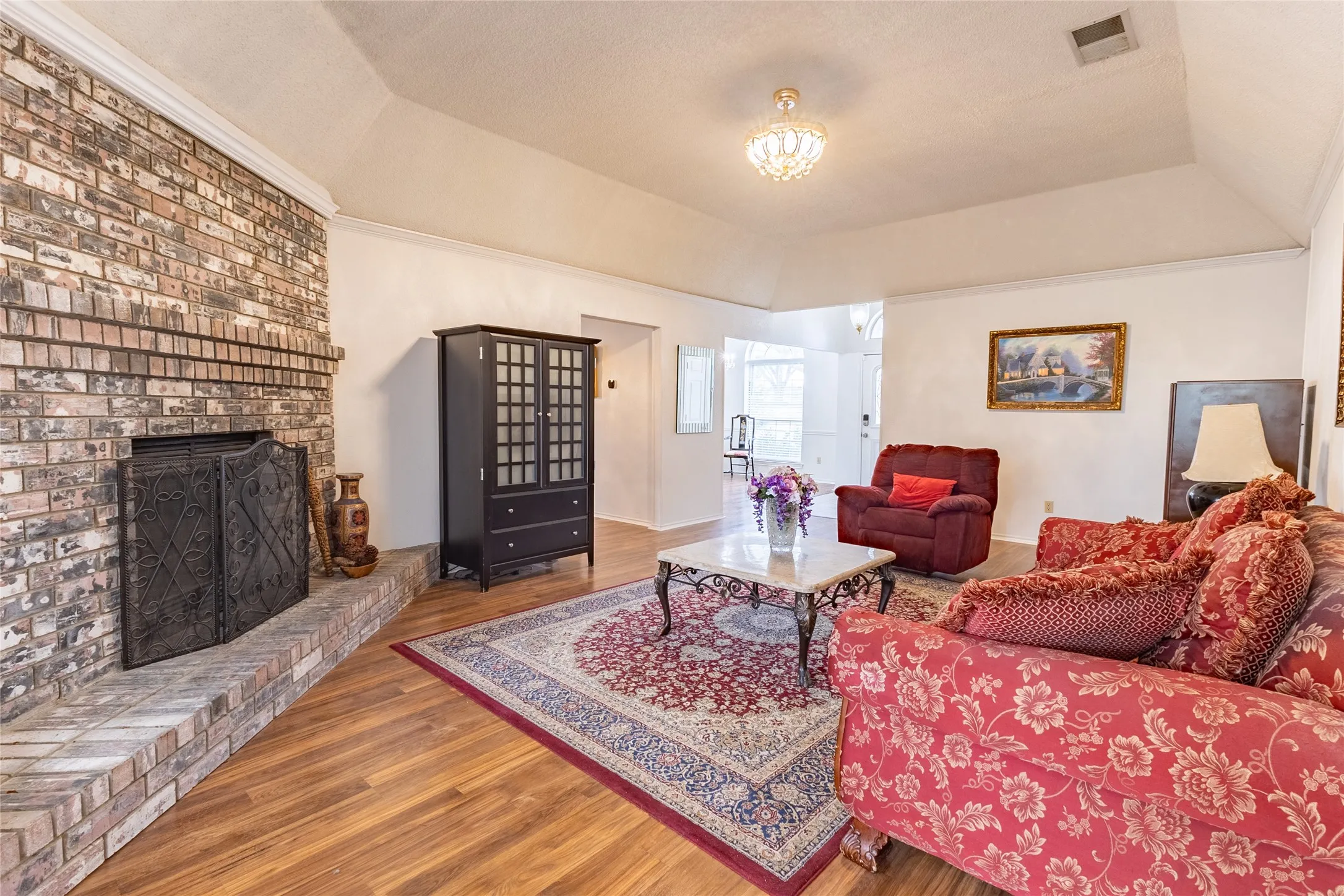 Single Family Residence For Sale in Dallas County , 8518 Bridgewater Drive, Rowlett, Texas 75088, 3 Bedroom, 2 Bathroom, 2 Garage spaces, 1,941 Sqft, built in 1991, Preowned, mls#21095856, Real Estate Agent in Rowlett, Homes For Sale in Dallas county, Homes For Sale in Rowlett, Realtor in Rowlett Texas, Real Estate Brokerage Independent Realty Texas, Luminita Cordes Realtor