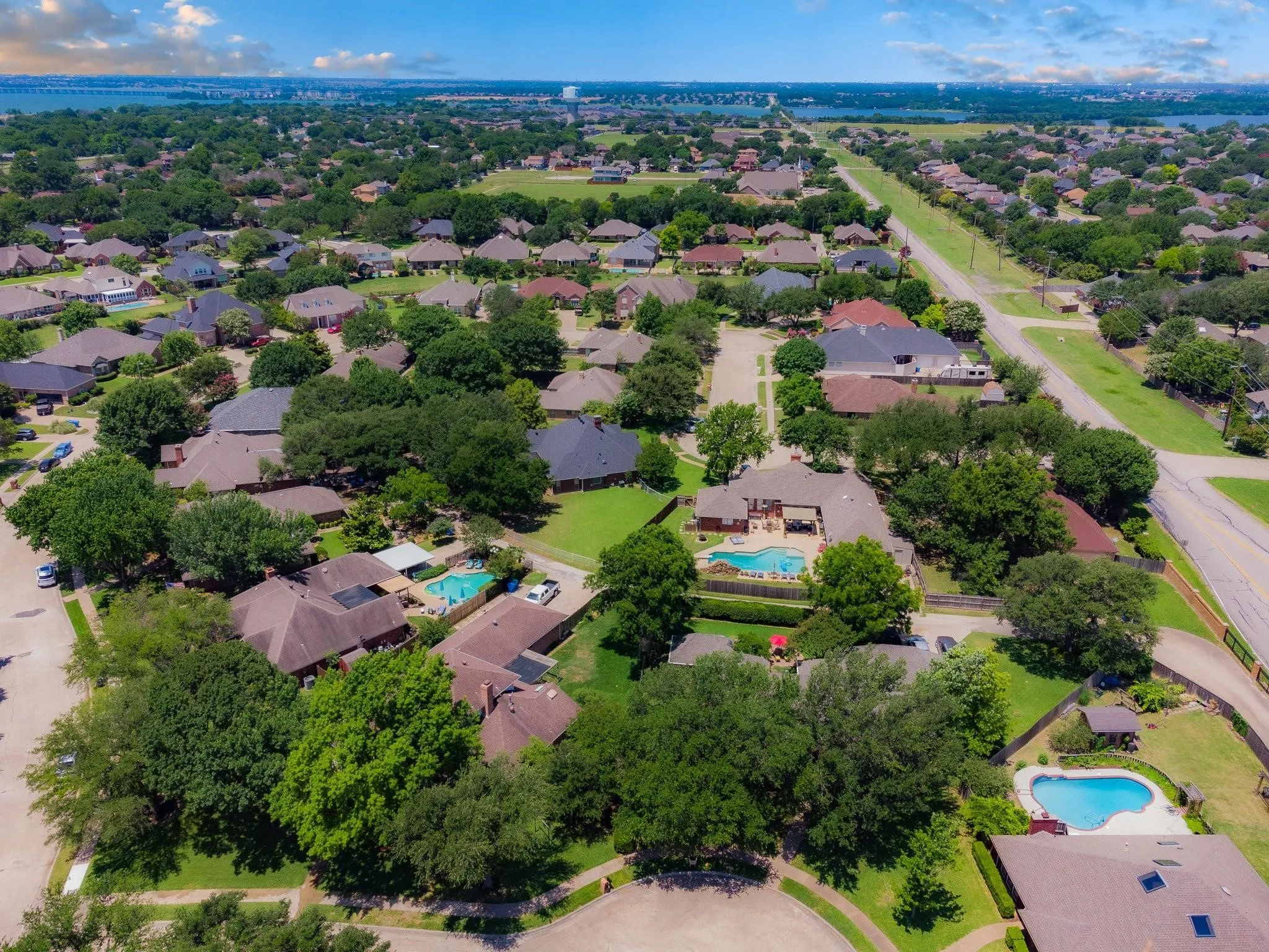 Single Family Residence For Sale in Dallas County , 8518 Bridgewater Drive, Rowlett, Texas 75088, 3 Bedroom, 2 Bathroom, 2 Garage spaces, 1,941 Sqft, built in 1991, Preowned, mls#21095856, Real Estate Agent in Rowlett, Homes For Sale in Dallas county, Homes For Sale in Rowlett, Realtor in Rowlett Texas, Real Estate Brokerage Independent Realty Texas, Luminita Cordes Realtor