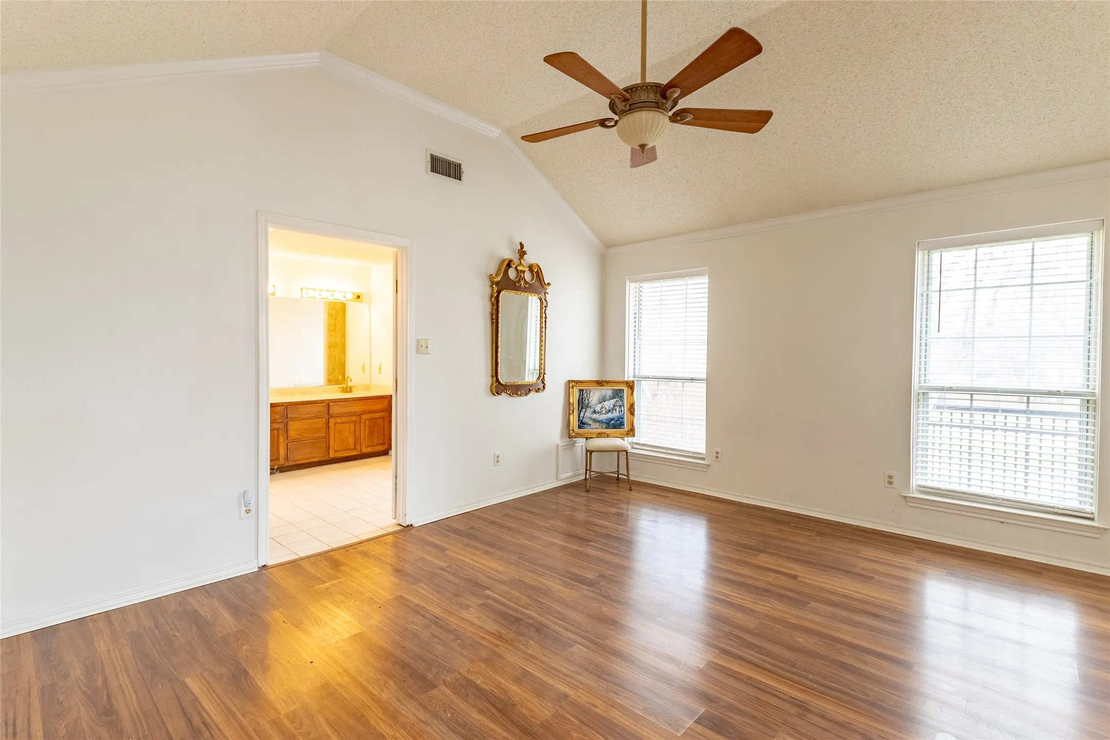 Single Family Residence For Sale in Dallas County , 8518 Bridgewater Drive, Rowlett, Texas 75088, 3 Bedroom, 2 Bathroom, 2 Garage spaces, 1,941 Sqft, built in 1991, Preowned, mls#21095856, Real Estate Agent in Rowlett, Homes For Sale in Dallas county, Homes For Sale in Rowlett, Realtor in Rowlett Texas, Real Estate Brokerage Independent Realty Texas, Luminita Cordes Realtor