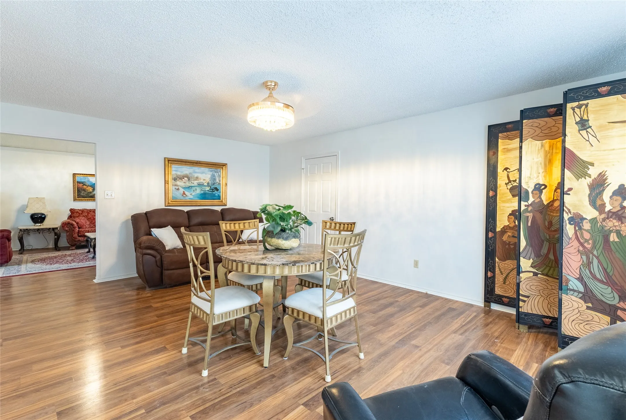 Single Family Residence For Sale in Dallas County , 8518 Bridgewater Drive, Rowlett, Texas 75088, 3 Bedroom, 2 Bathroom, 2 Garage spaces, 1,941 Sqft, built in 1991, Preowned, mls#21095856, Real Estate Agent in Rowlett, Homes For Sale in Dallas county, Homes For Sale in Rowlett, Realtor in Rowlett Texas, Real Estate Brokerage Independent Realty Texas, Luminita Cordes Realtor