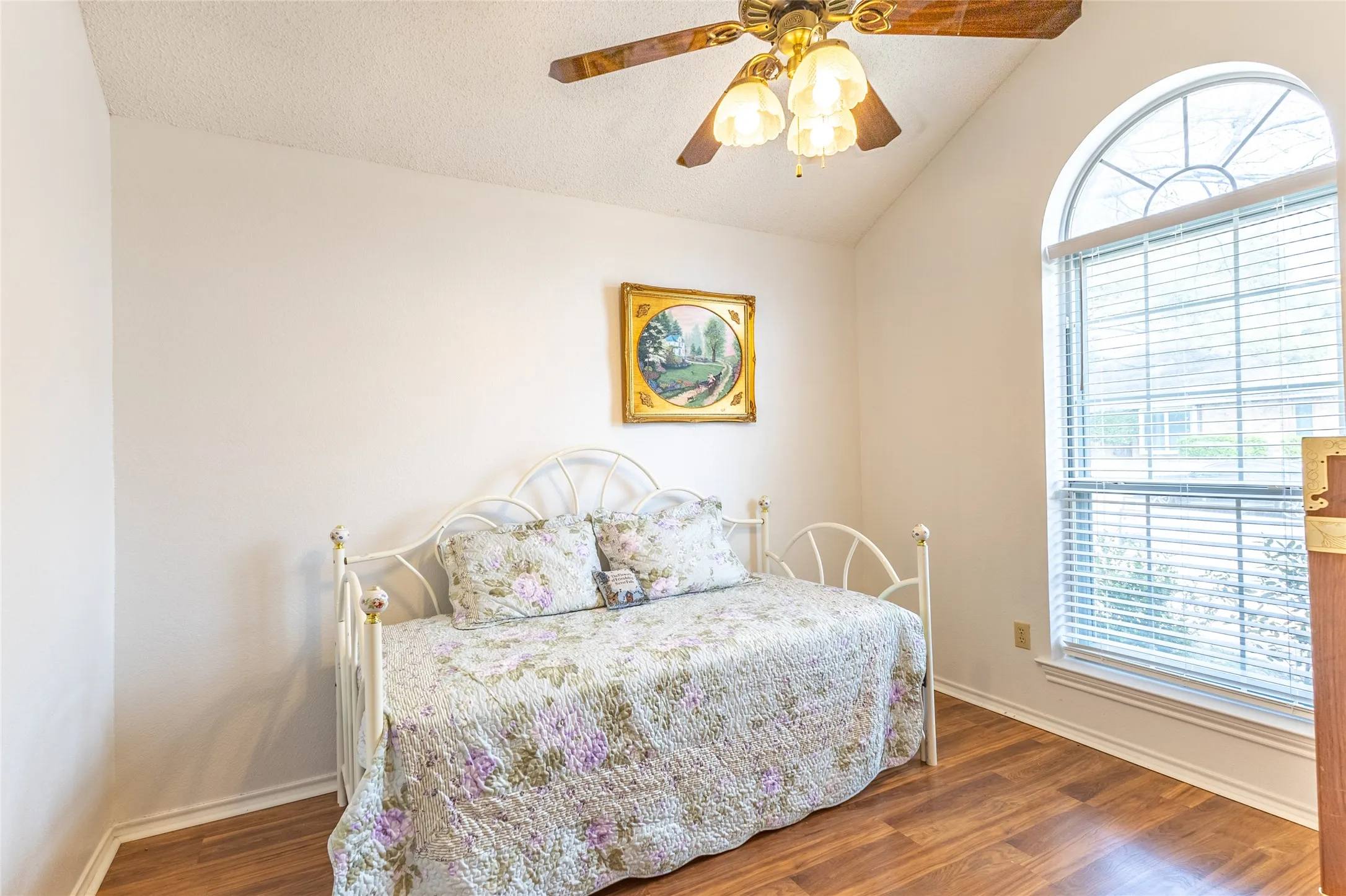 Single Family Residence For Sale in Dallas County , 8518 Bridgewater Drive, Rowlett, Texas 75088, 3 Bedroom, 2 Bathroom, 2 Garage spaces, 1,941 Sqft, built in 1991, Preowned, mls#21095856, Real Estate Agent in Rowlett, Homes For Sale in Dallas county, Homes For Sale in Rowlett, Realtor in Rowlett Texas, Real Estate Brokerage Independent Realty Texas, Luminita Cordes Realtor