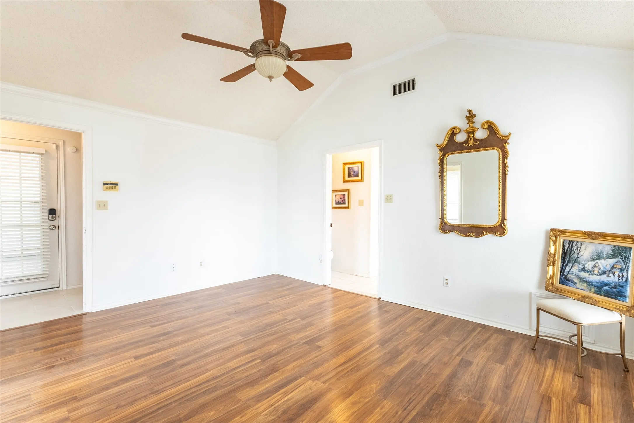 Single Family Residence For Sale in Dallas County , 8518 Bridgewater Drive, Rowlett, Texas 75088, 3 Bedroom, 2 Bathroom, 2 Garage spaces, 1,941 Sqft, built in 1991, Preowned, mls#21095856, Real Estate Agent in Rowlett, Homes For Sale in Dallas county, Homes For Sale in Rowlett, Realtor in Rowlett Texas, Real Estate Brokerage Independent Realty Texas, Luminita Cordes Realtor