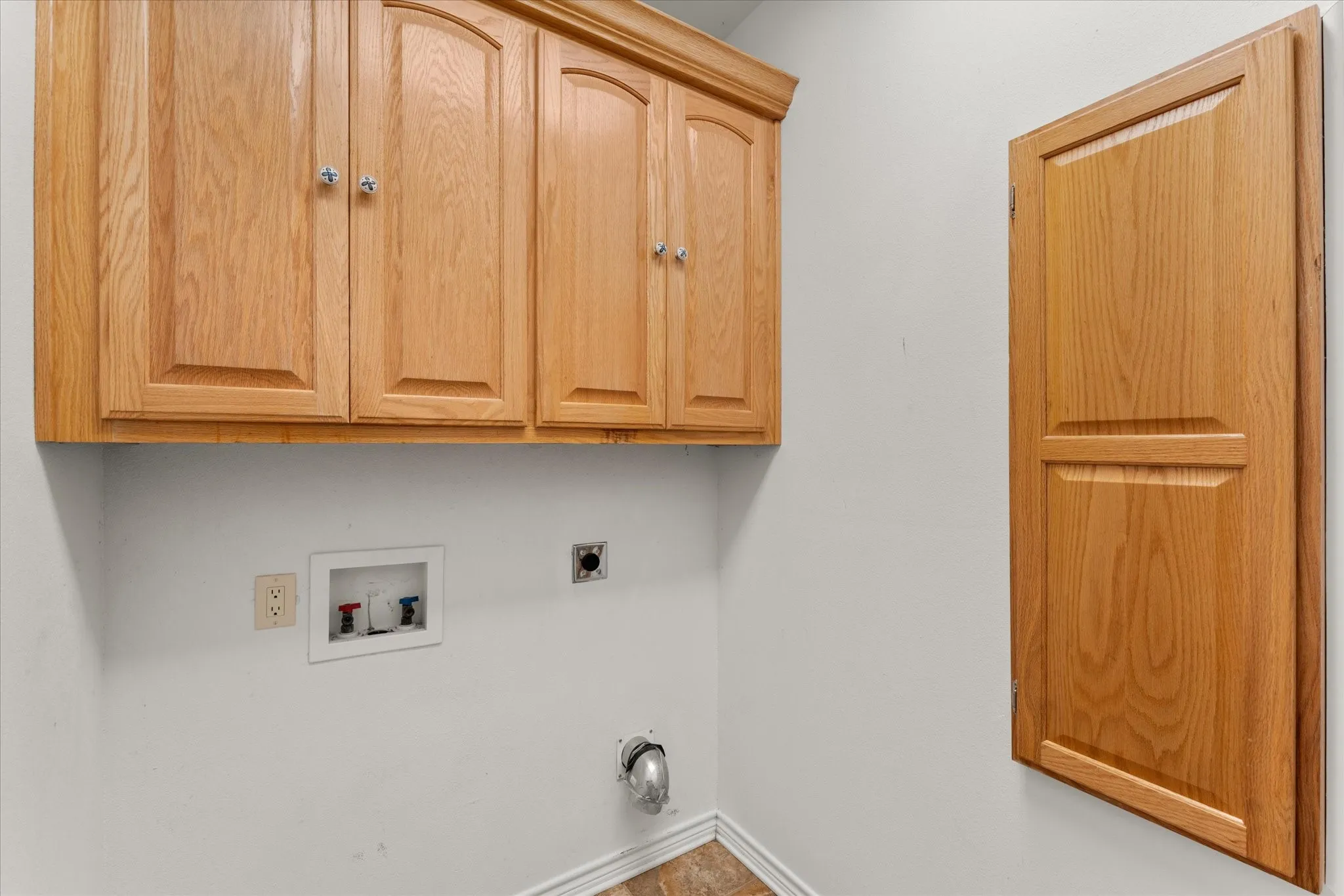 Single Family Residence For Sale in Henderson County , 14856 Fm 59, Athens, Texas 75751, 3 Bedroom, 2 Bathroom, 2 Garage spaces, 2,421 Sqft, built in 2007, Preowned, mls#21091958, Real Estate Agent in Athens, Homes For Sale in Henderson county, Homes For Sale in Athens, Realtor in Athens Texas, Real Estate Brokerage Independent Realty Texas, Luminita Cordes Realtor
