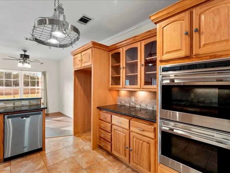 Single Family Residence For Sale in Henderson County , 14856 Fm 59, Athens, Texas 75751, 3 Bedroom, 2 Bathroom, 2 Garage spaces, 2,421 Sqft, built in 2007, Preowned, mls#21091958, Real Estate Agent in Athens, Homes For Sale in Henderson county, Homes For Sale in Athens, Realtor in Athens Texas, Real Estate Brokerage Independent Realty Texas, Luminita Cordes Realtor