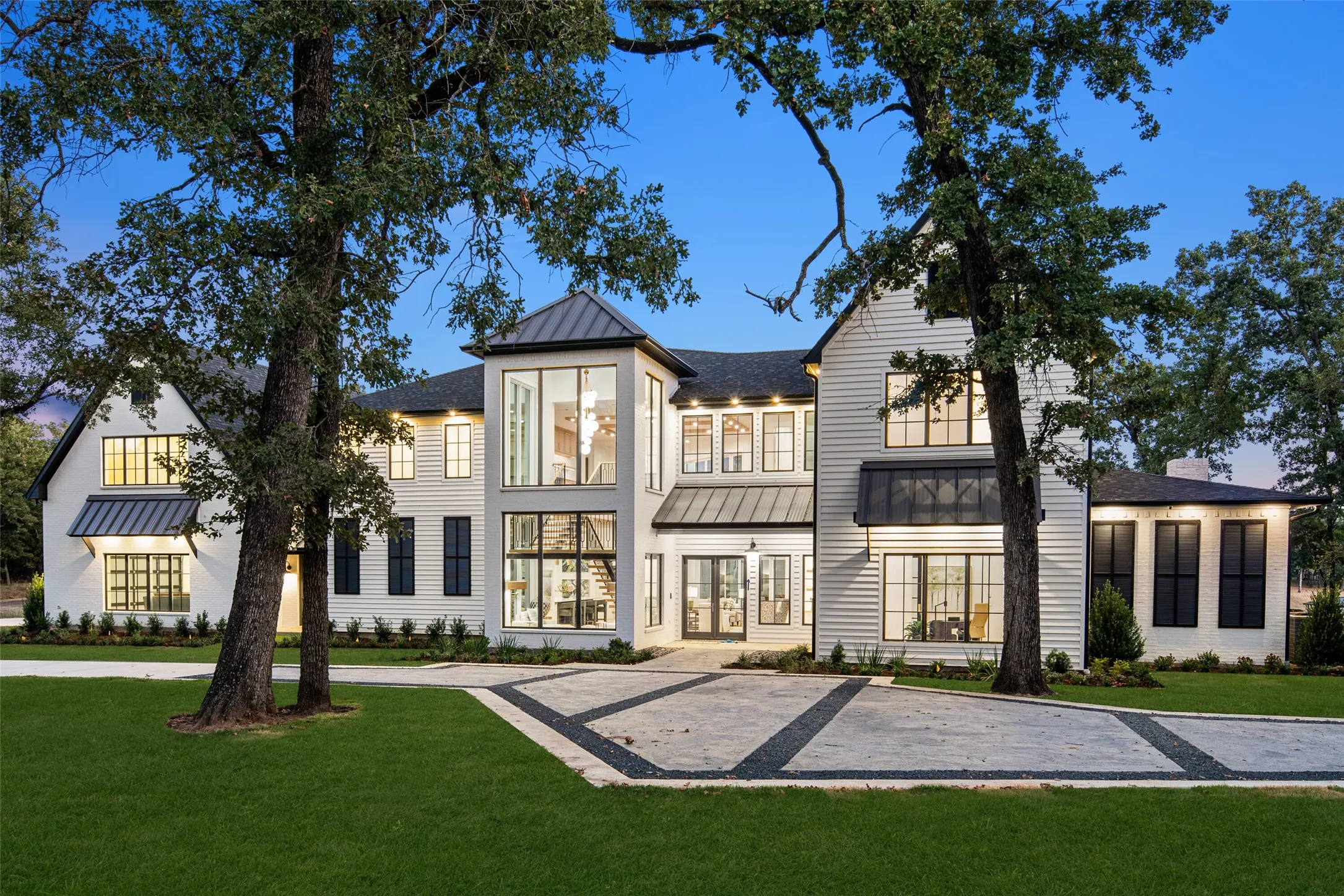Single Family Residence For Sale in Henderson County , 102 Augusta Drive, Mabank, Texas 75156, 7 Bedroom, 9 Bathroom, 4 Garage spaces, 6,998 Sqft, built in 2024, New Construction - Complete, mls#21060502, Real Estate Agent in Mabank, Homes For Sale in Henderson county, Homes For Sale in Mabank, Realtor in Mabank Texas, Real Estate Brokerage Independent Realty Texas, Luminita Cordes Realtor