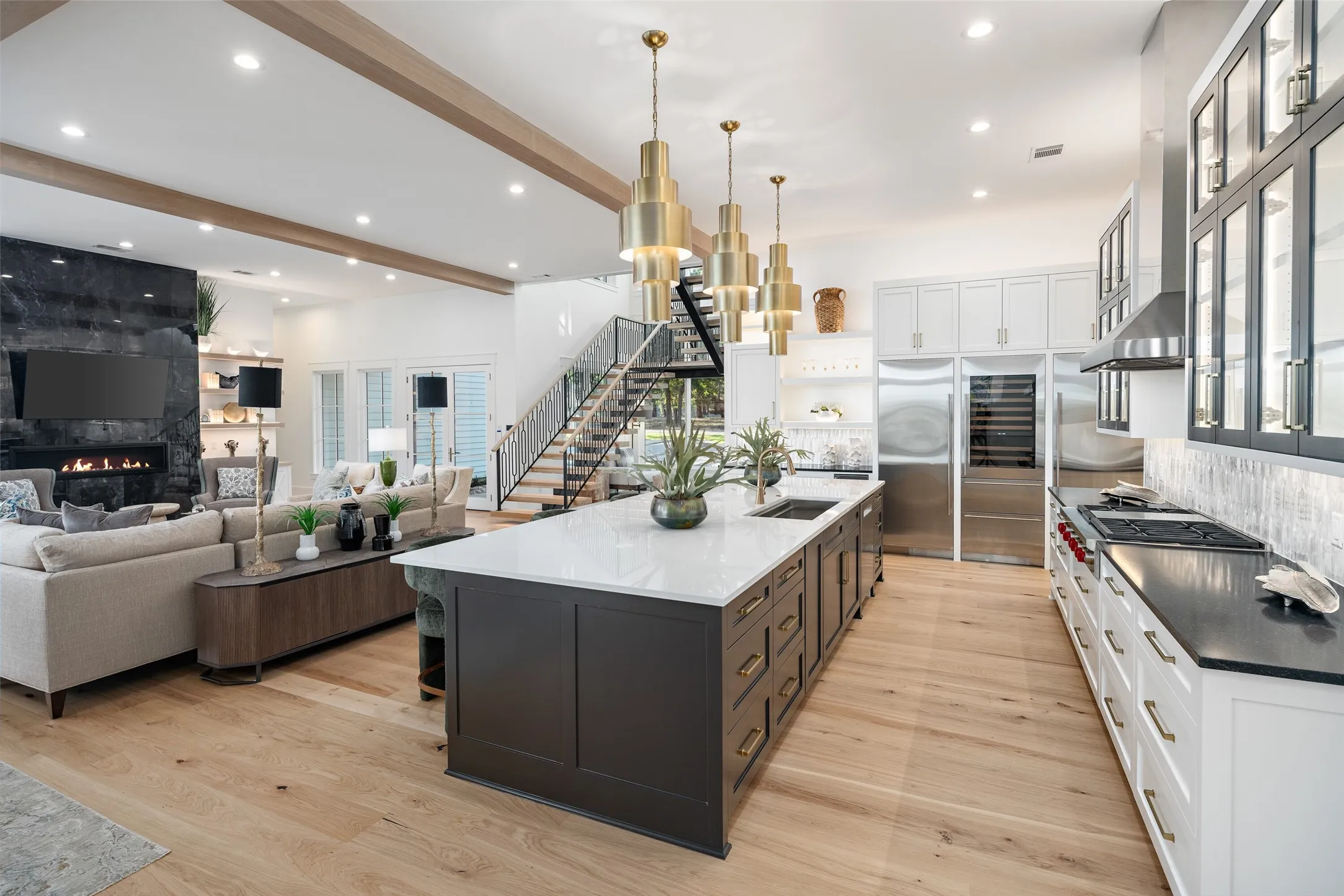 Single Family Residence For Sale in Henderson County , 102 Augusta Drive, Mabank, Texas 75156, 7 Bedroom, 9 Bathroom, 4 Garage spaces, 6,998 Sqft, built in 2024, New Construction - Complete, mls#21060502, Real Estate Agent in Mabank, Homes For Sale in Henderson county, Homes For Sale in Mabank, Realtor in Mabank Texas, Real Estate Brokerage Independent Realty Texas, Luminita Cordes Realtor