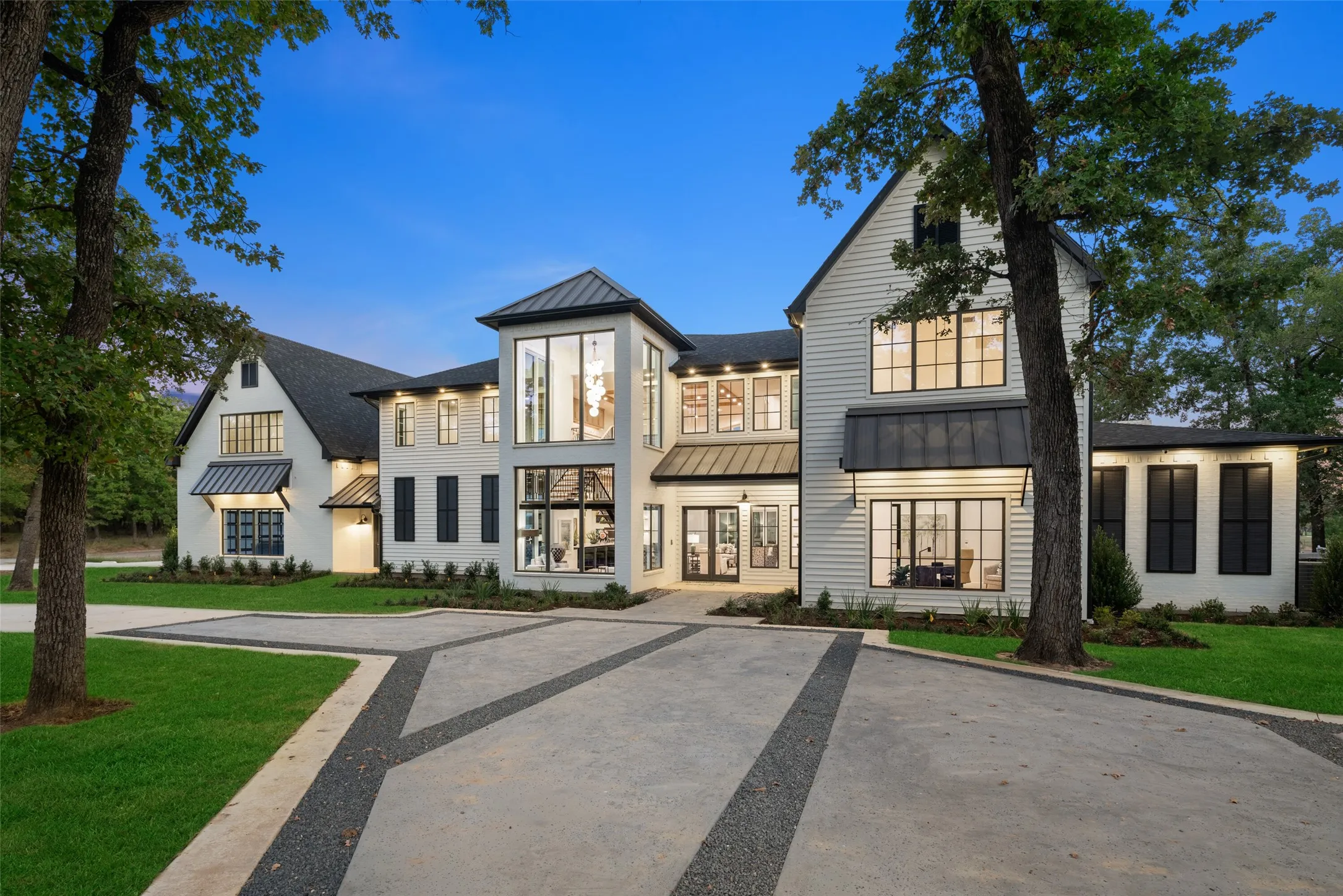 Single Family Residence For Sale in Henderson County , 102 Augusta Drive, Mabank, Texas 75156, 7 Bedroom, 9 Bathroom, 4 Garage spaces, 6,998 Sqft, built in 2024, New Construction - Complete, mls#21060502, Real Estate Agent in Mabank, Homes For Sale in Henderson county, Homes For Sale in Mabank, Realtor in Mabank Texas, Real Estate Brokerage Independent Realty Texas, Luminita Cordes Realtor