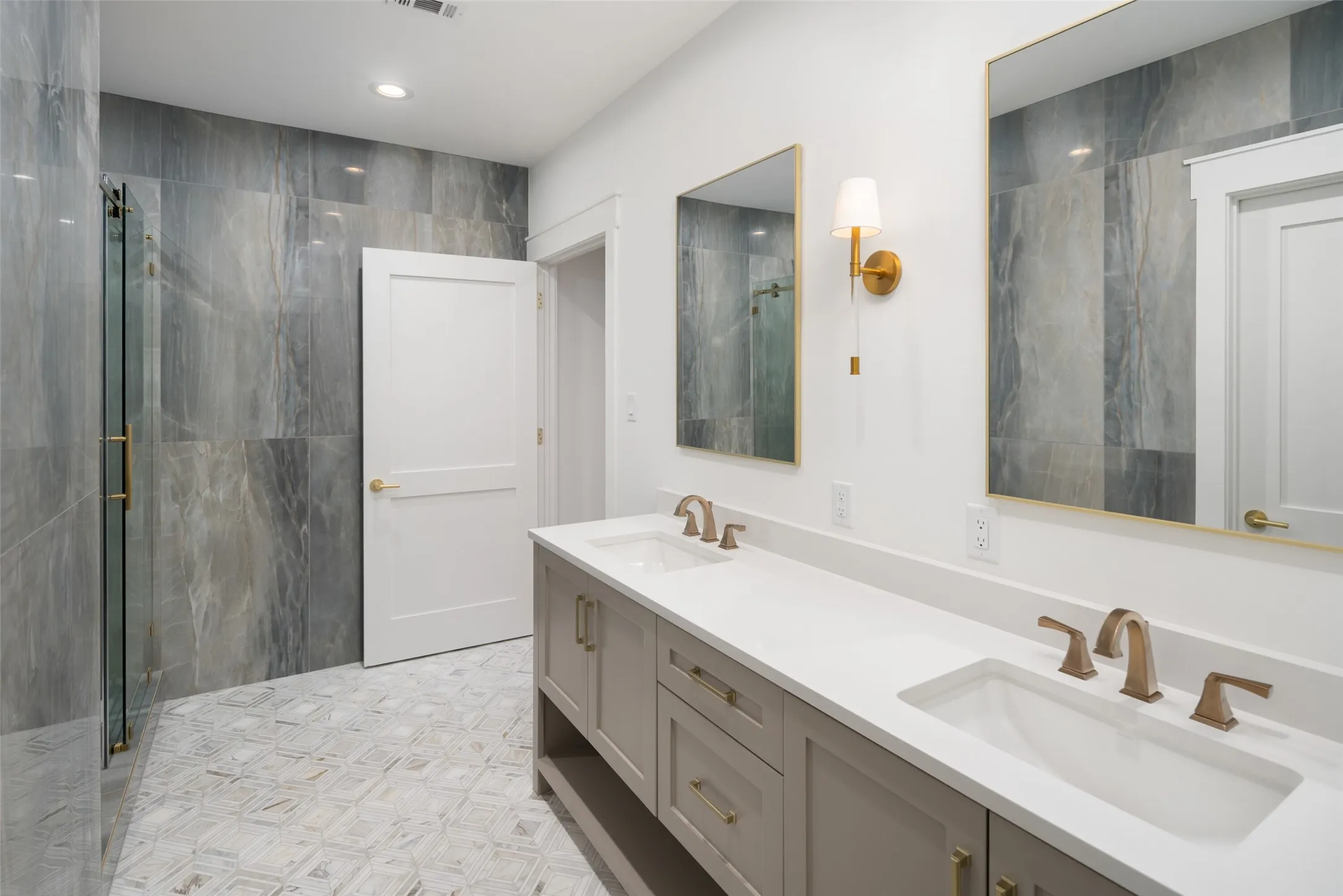 Upstairs guest bathroom