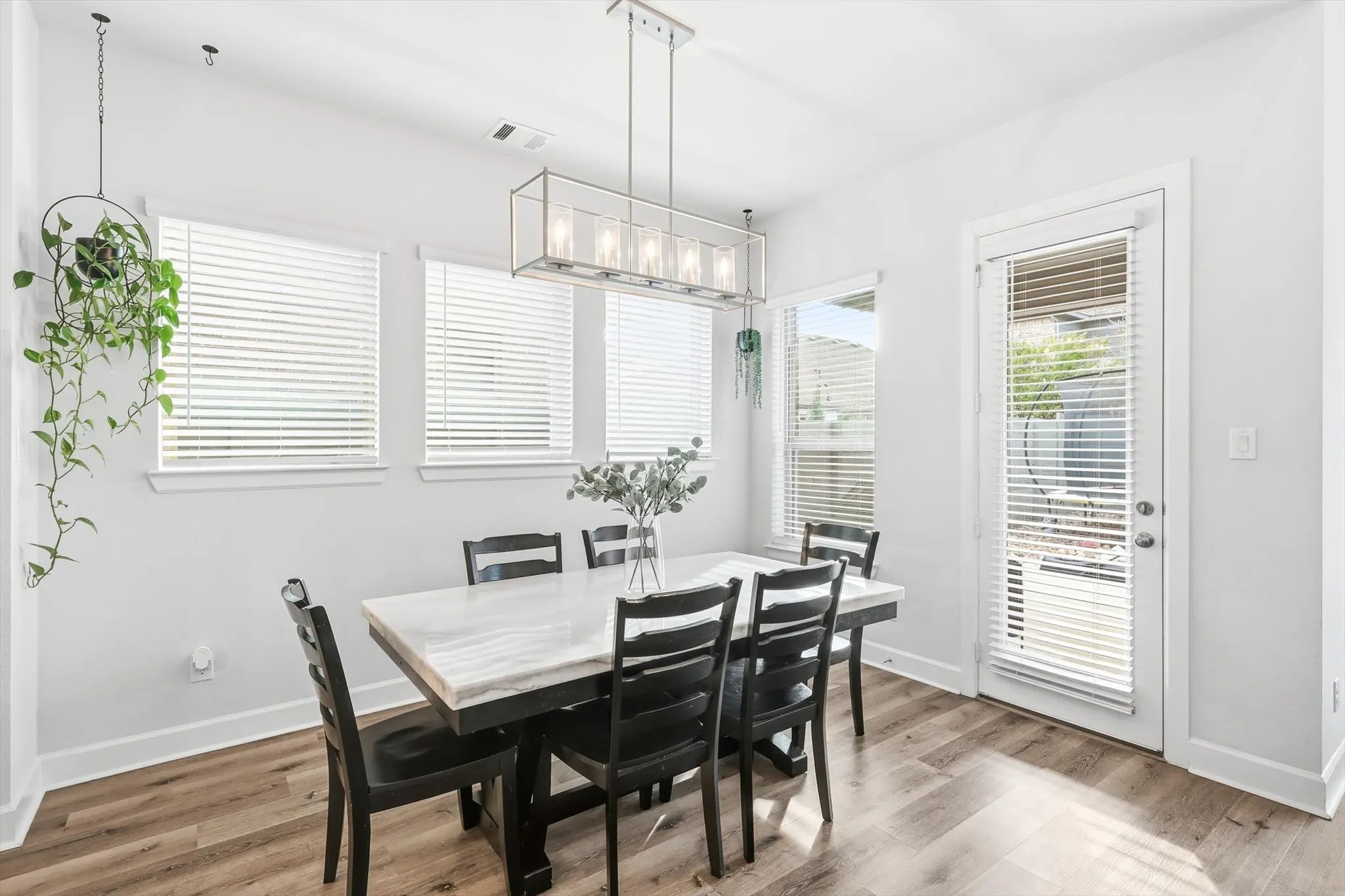 Single Family Residence For Sale in Denton County , 1717 Lavender Lane, Argyle, Texas 76226, 4 Bedroom, 5 Bathroom, 3 Garage spaces, 3,169 Sqft, built in 2020, mls#21094697, Real Estate Agent in Argyle, Homes For Sale in Denton county, Homes For Sale in Argyle, Realtor in Argyle Texas, Real Estate Brokerage Independent Realty Texas, Luminita Cordes Realtor