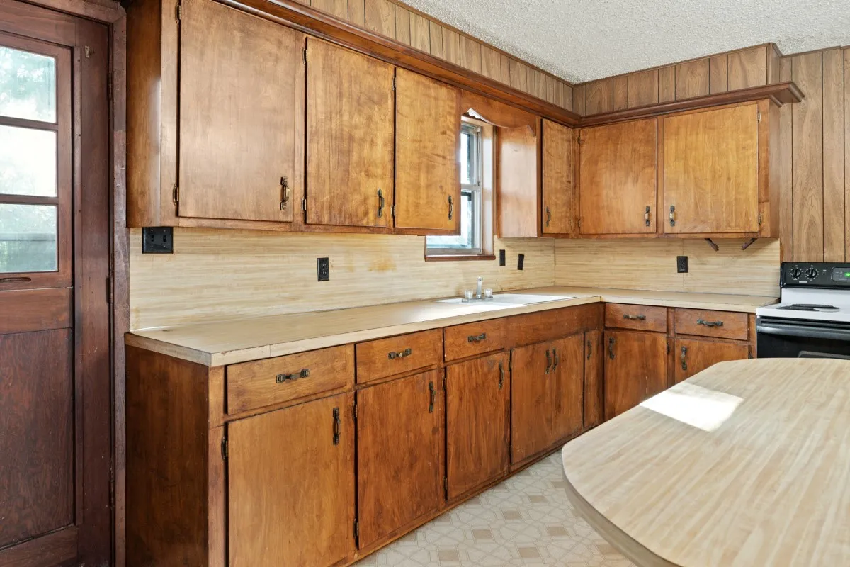 Single Family Residence For Sale in Henderson County , 112 Crocker Road, Malakoff, Texas 75148, 3 Bedroom, 2 Bathroom, Garage spaces, 912 Sqft, built in 1973, mls#21095968, Real Estate Agent in Malakoff, Homes For Sale in Henderson county, Homes For Sale in Malakoff, Realtor in Malakoff Texas, Real Estate Brokerage Independent Realty Texas, Luminita Cordes Realtor