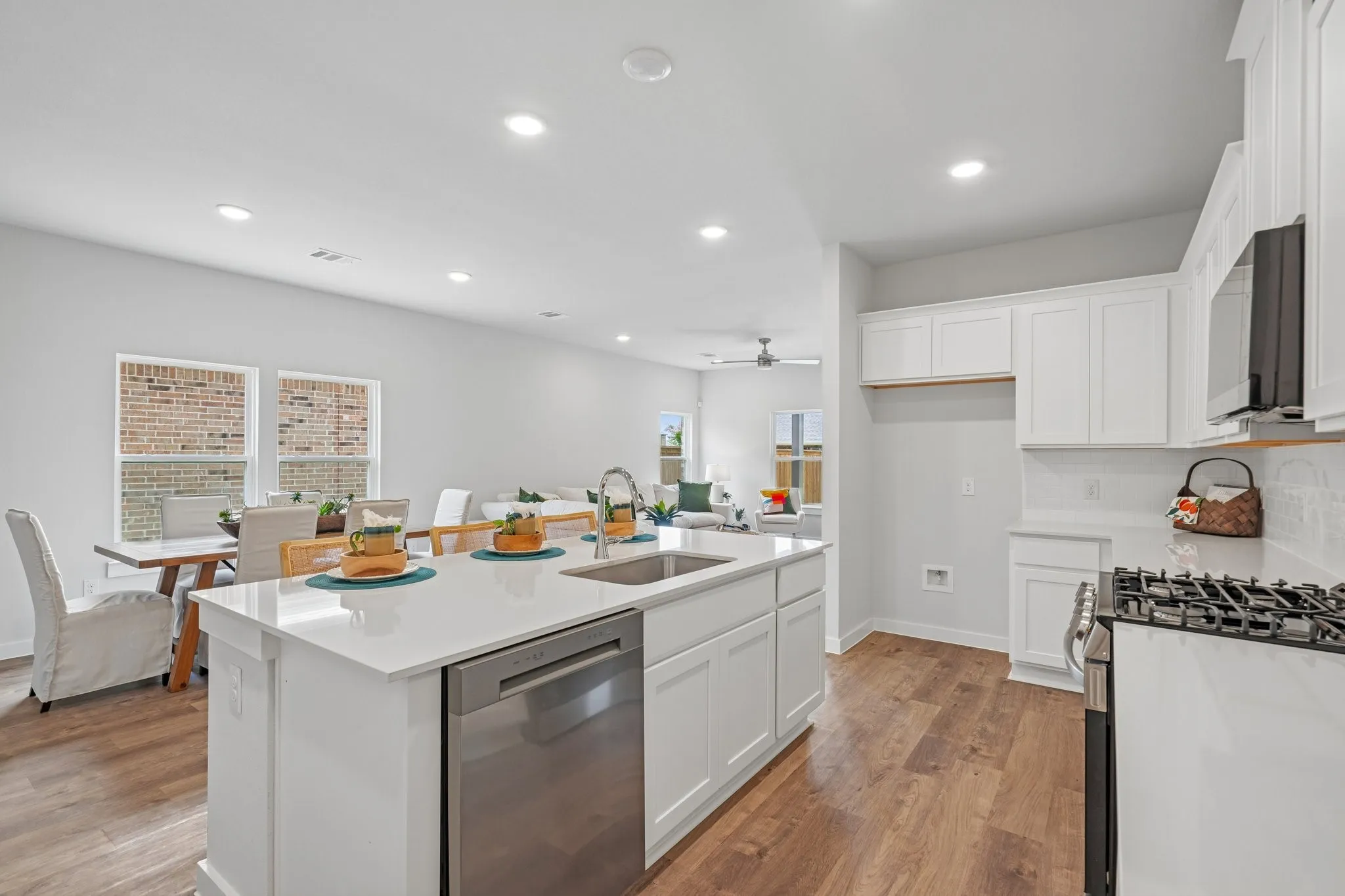 Single Family Residence For Sale in Kaufman County , 746 Carson Drive, Forney, Texas 75126, 4 Bedroom, 3 Bathroom, 3 Garage spaces, 2,260 Sqft, built in 2025, New Construction - Complete, mls#21096396, Real Estate Agent in Forney, Homes For Sale in Kaufman county, Homes For Sale in Forney, Realtor in Forney Texas, Real Estate Brokerage Independent Realty Texas, Luminita Cordes Realtor
