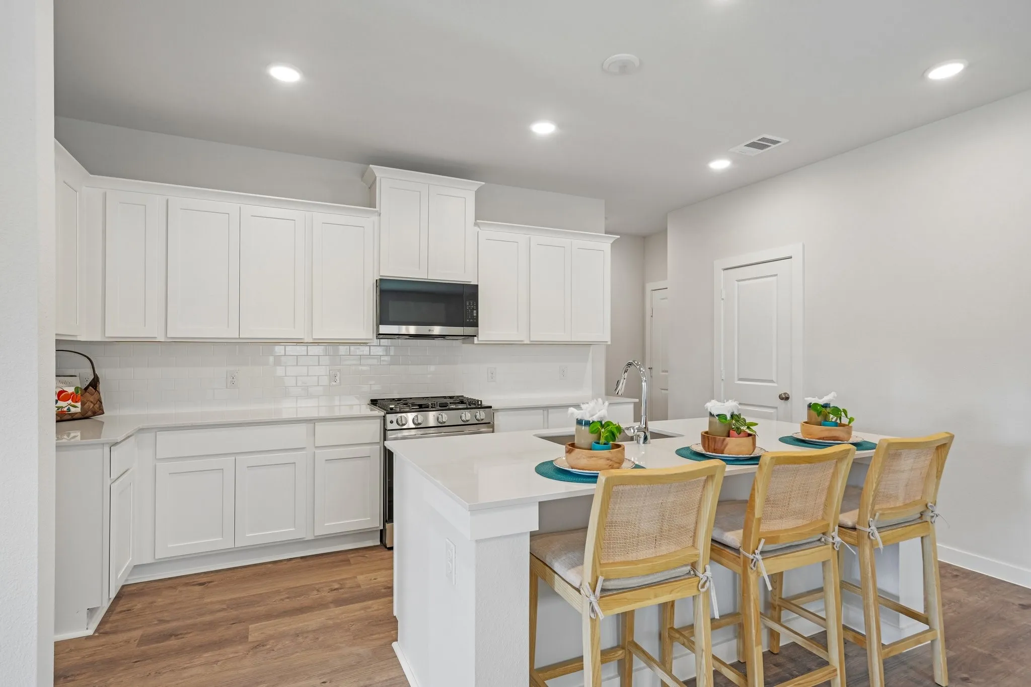 Single Family Residence For Sale in Kaufman County , 746 Carson Drive, Forney, Texas 75126, 4 Bedroom, 3 Bathroom, 3 Garage spaces, 2,260 Sqft, built in 2025, New Construction - Complete, mls#21096396, Real Estate Agent in Forney, Homes For Sale in Kaufman county, Homes For Sale in Forney, Realtor in Forney Texas, Real Estate Brokerage Independent Realty Texas, Luminita Cordes Realtor
