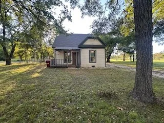 Single Family Residence For Sale in Fannin County , 503 Braz Street, Bonham, Texas 75418, 2 Bedroom, 2 Bathroom, Garage spaces, 896 Sqft, built in 1940, mls#21096391, Real Estate Agent in Bonham, Homes For Sale in Fannin county, Homes For Sale in Bonham, Realtor in Bonham Texas, Real Estate Brokerage Independent Realty Texas, Luminita Cordes Realtor
