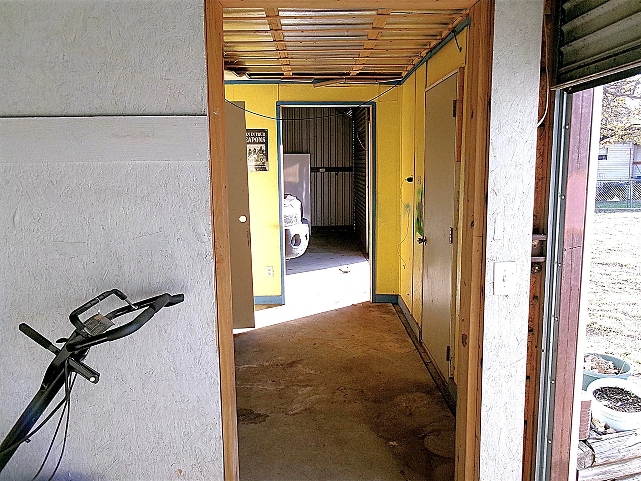 Hallway connecting the garages