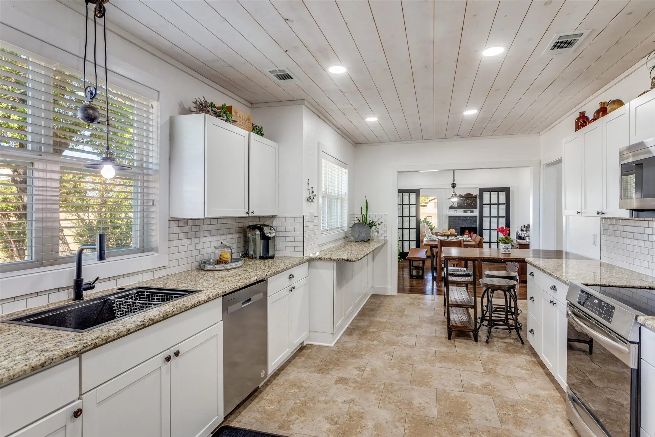 Single Family Residence For Sale in Eastland County , 2025 Highway 112, Eastland, Texas 76448, 3 Bedroom, 2 Bathroom, Garage spaces, 1,815 Sqft, built in 1934, Preowned, mls#21093442, Real Estate Agent in Eastland, Homes For Sale in Eastland county, Homes For Sale in Eastland, Realtor in Eastland Texas, Real Estate Brokerage Independent Realty Texas, Luminita Cordes Realtor